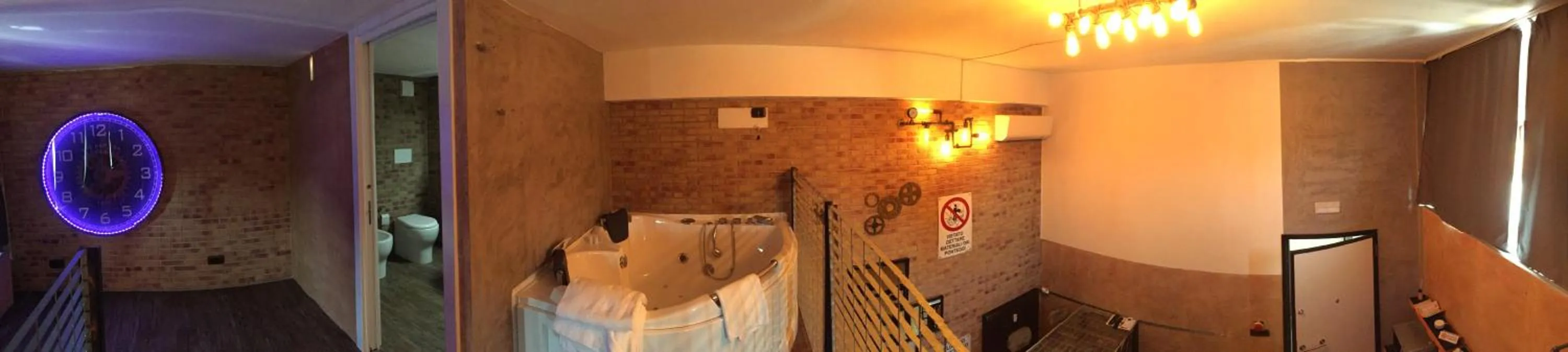 Shower in B2In Suite & Office