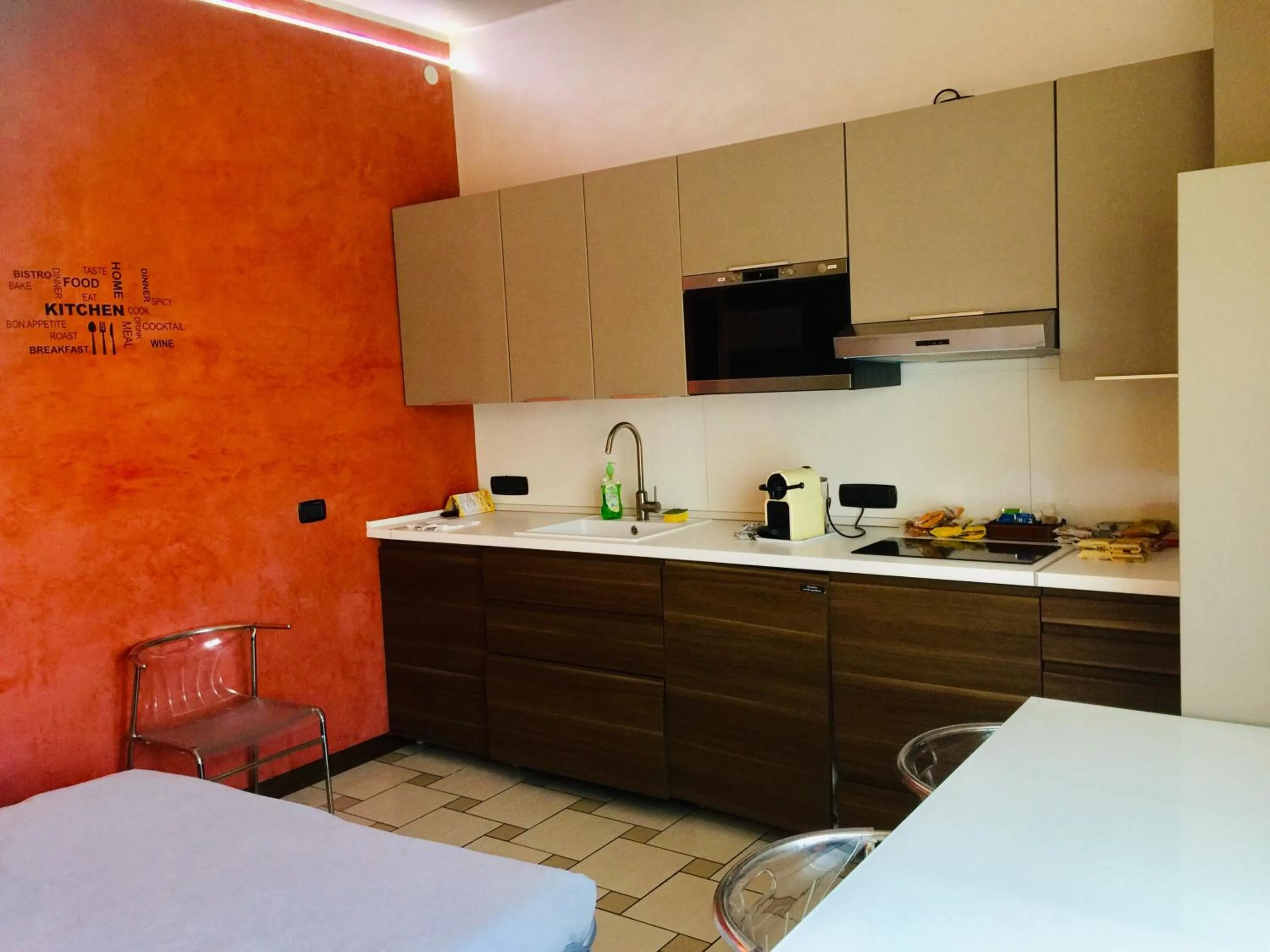 Bed in B2In Suite & Office