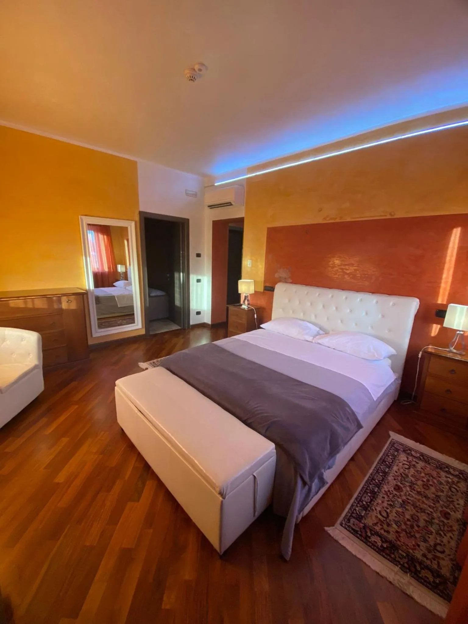 Bed in B2In Suite & Office