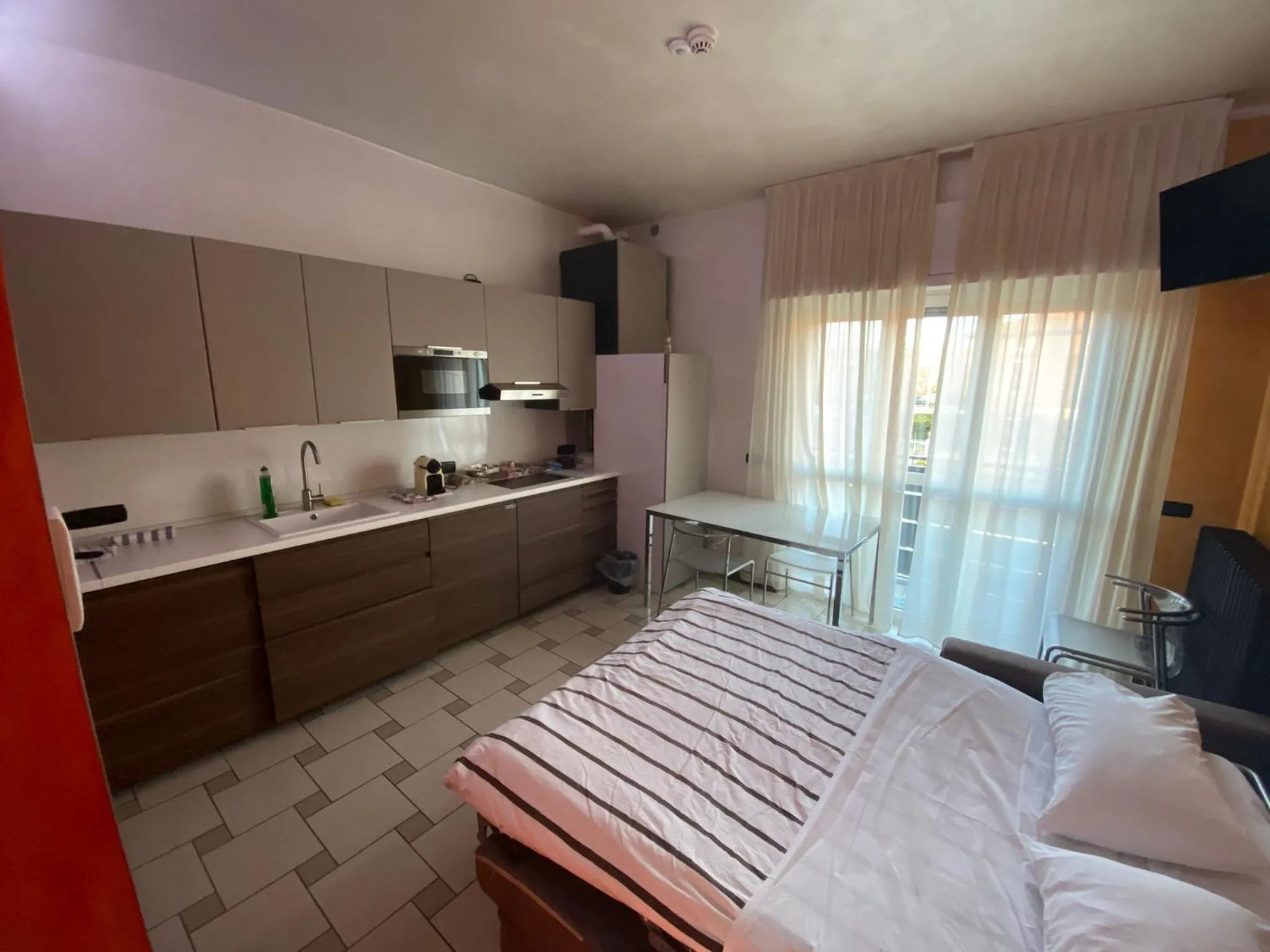 Bed in B2In Suite & Office