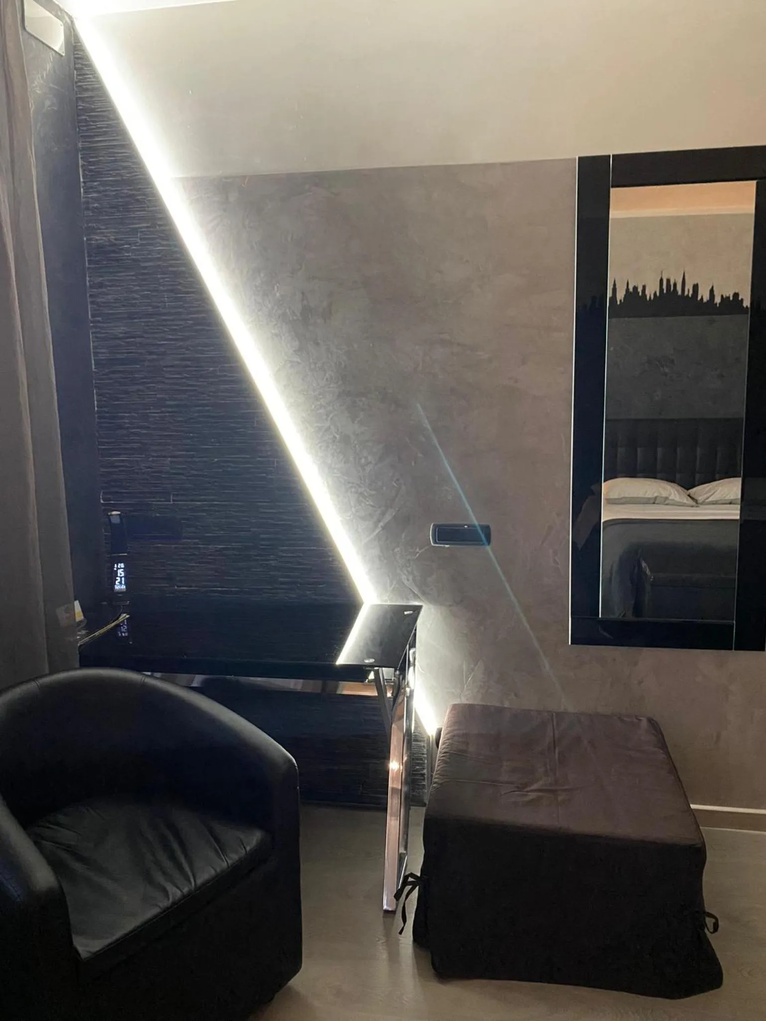 Bed in B2In Suite & Office