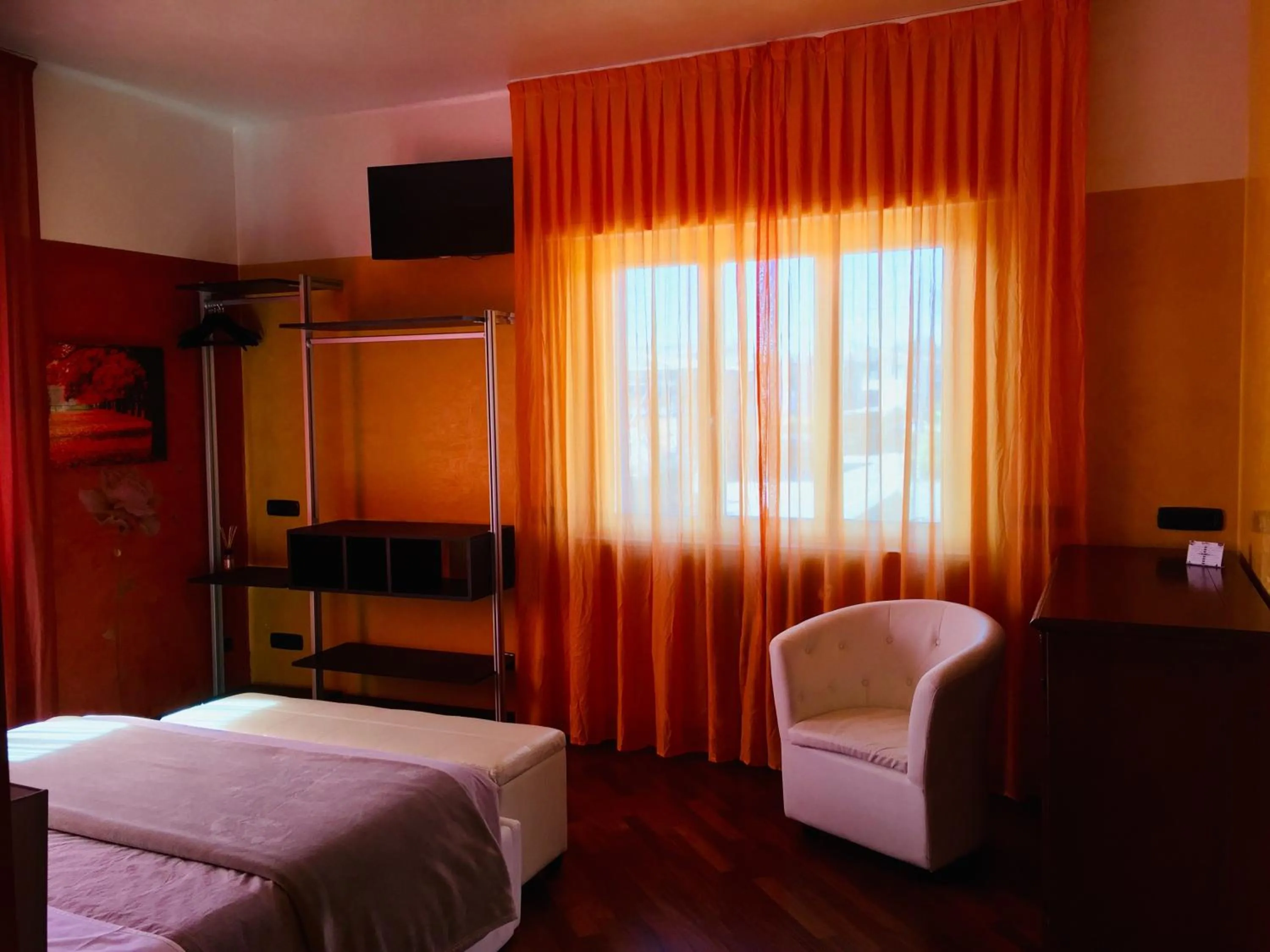 Bed in B2In Suite & Office