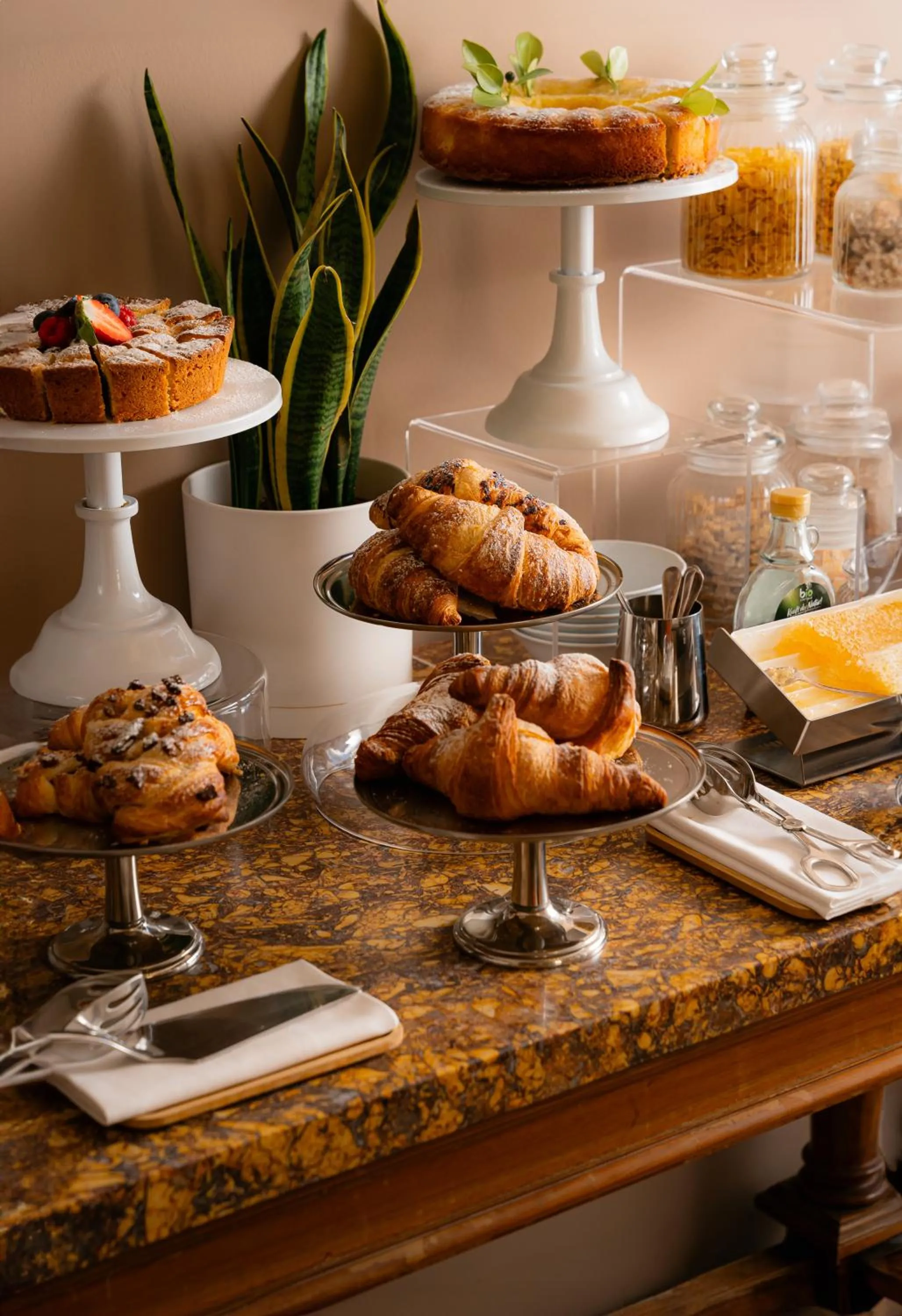 Breakfast in Hotel Villa La Bollina