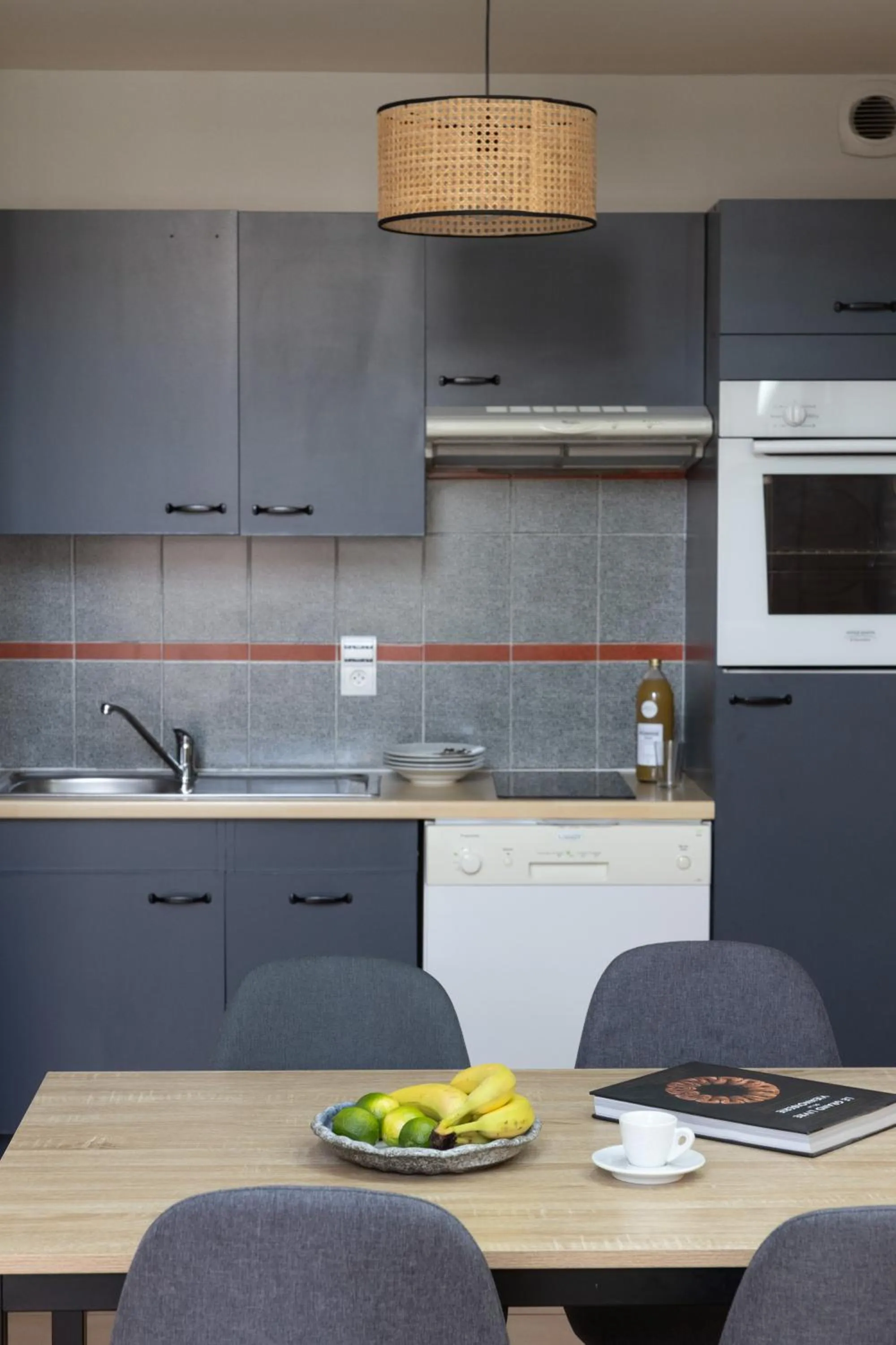 Kitchen or kitchenette in Appart-Hotel Les Palombieres