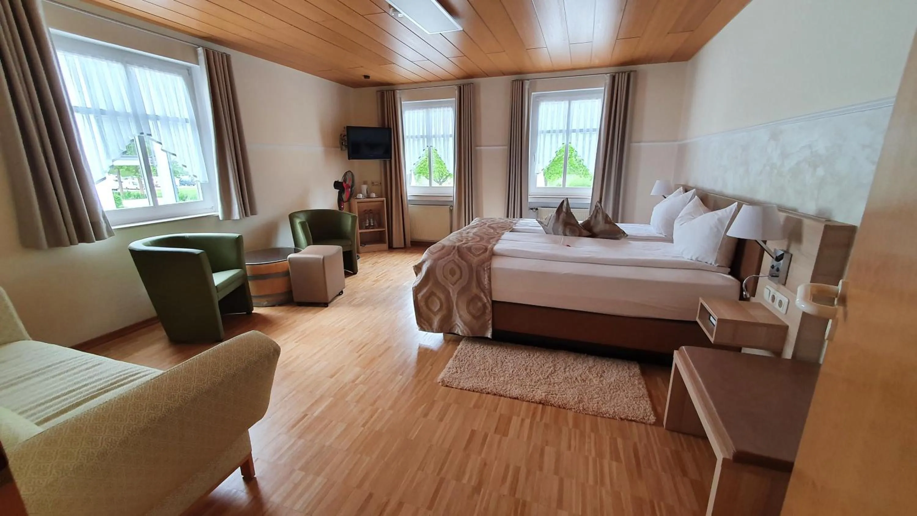 Bed in Hotel Zum Anker-THULLs Restaurant