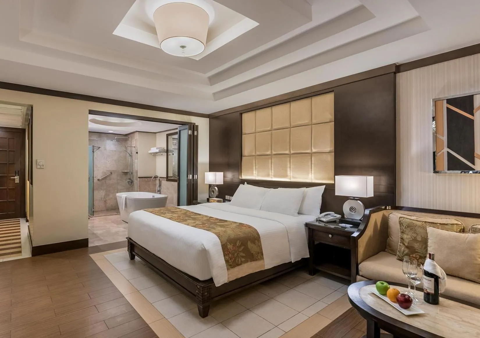 Bed in Henann Lagoon Resort