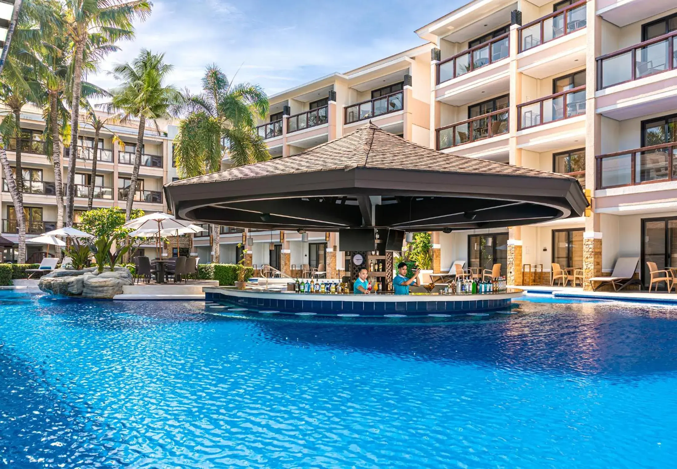 Lounge or bar in Henann Lagoon Resort Lounge or bar in Henann Lagoon Resort