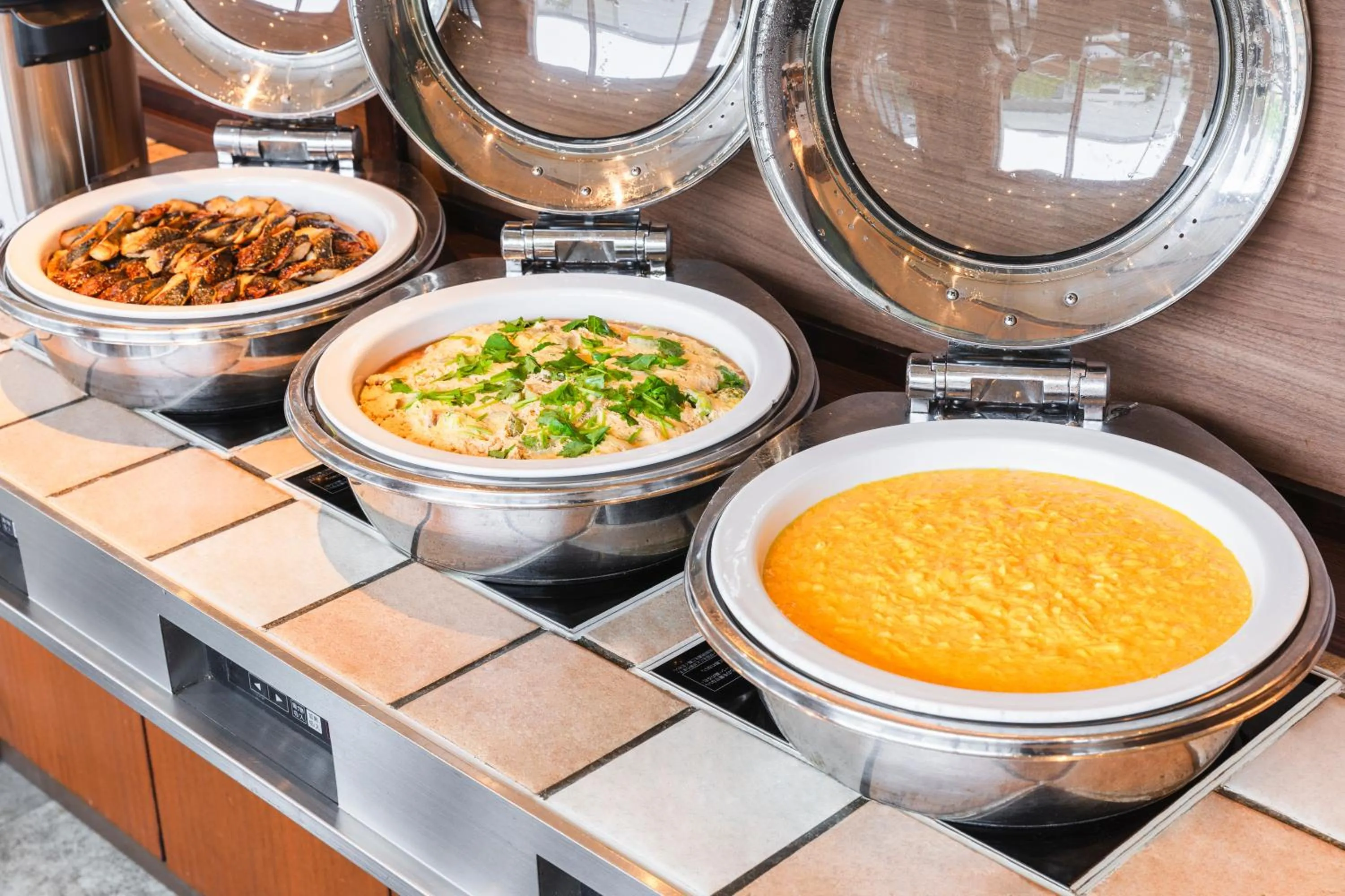 Restaurant/places to eat in Sotetsu Grand Fresa Tokyo-Bay Ariake