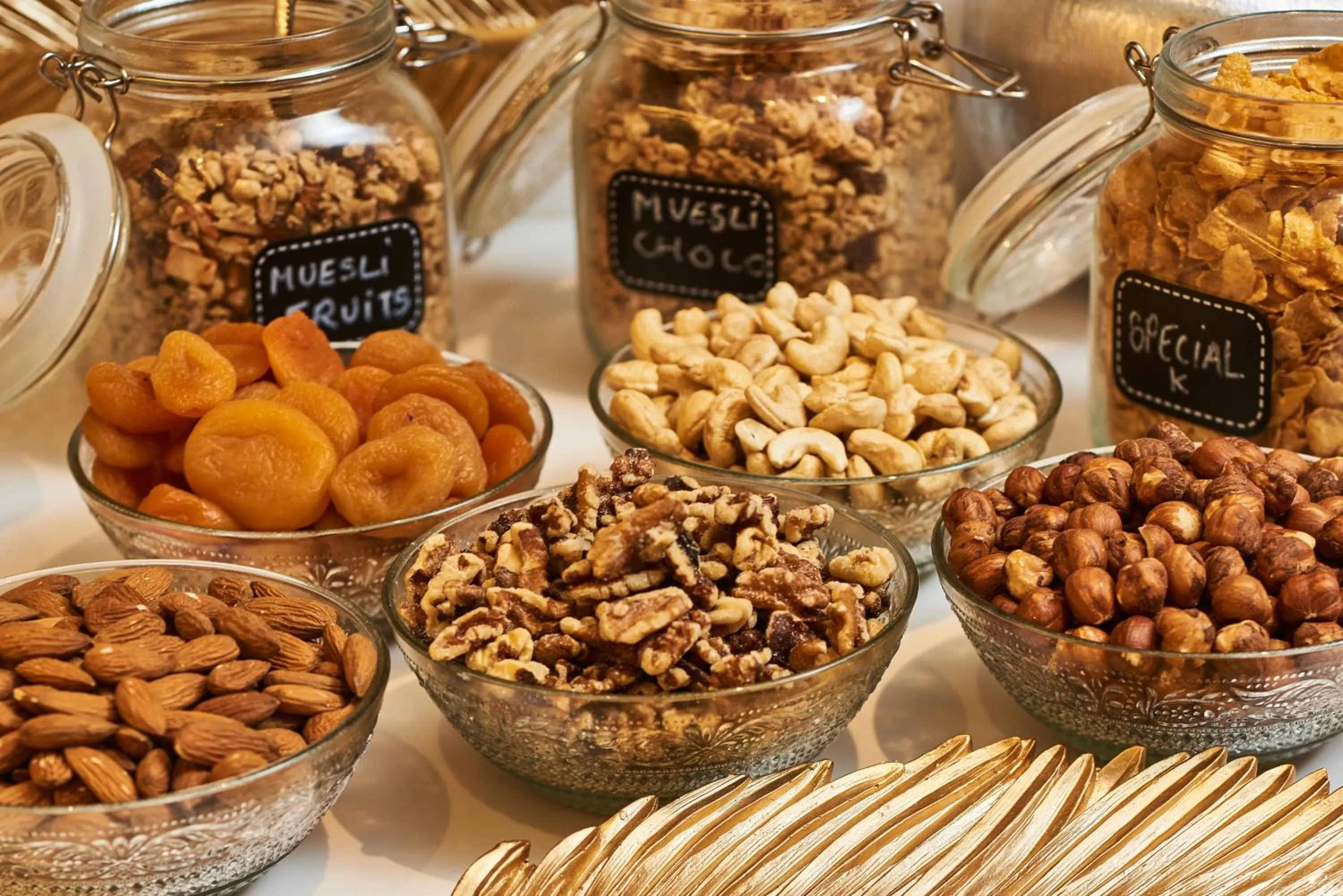 Breakfast in Hôtel Le Versailles