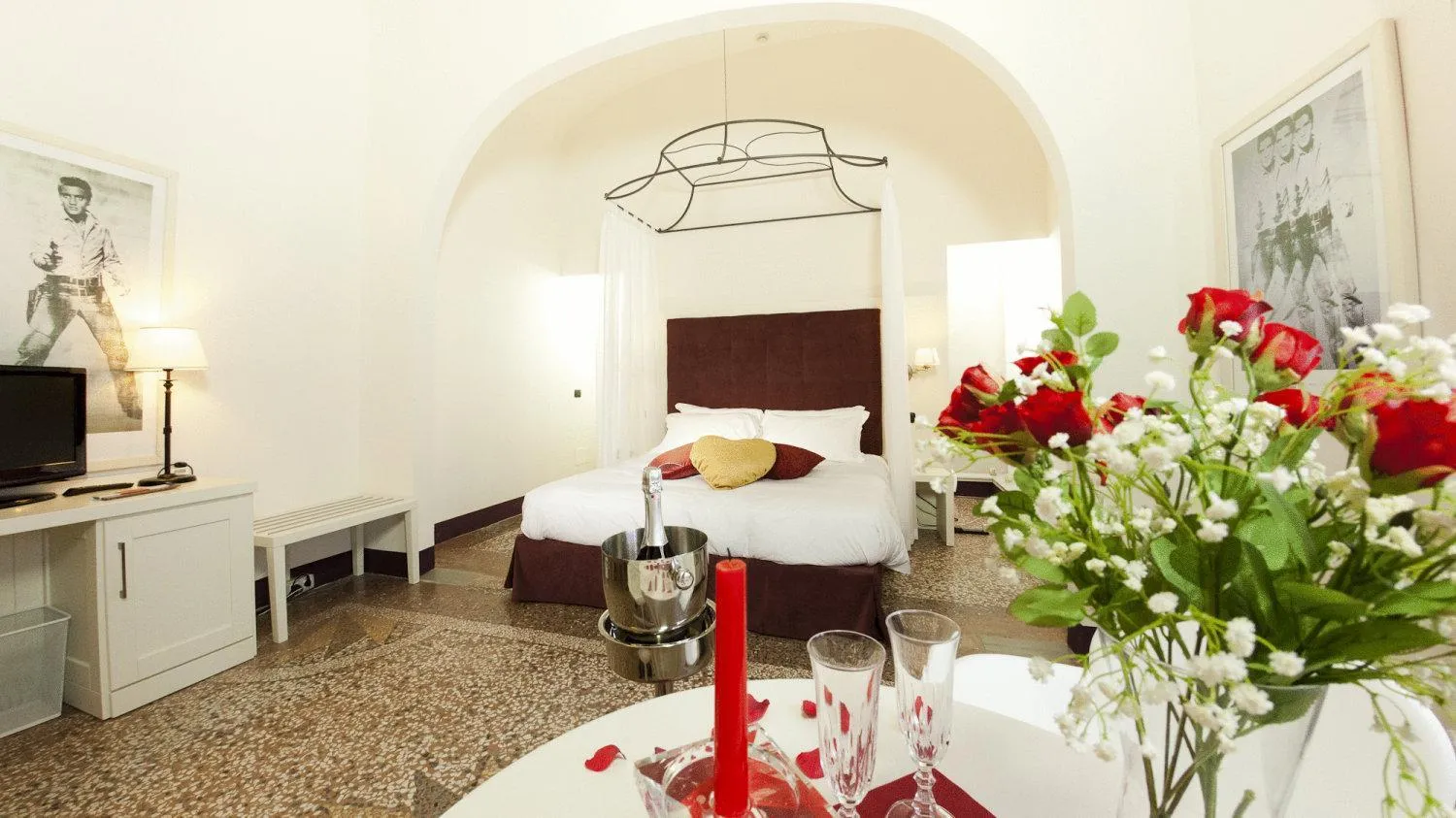 Bed in Hotel San Miniato