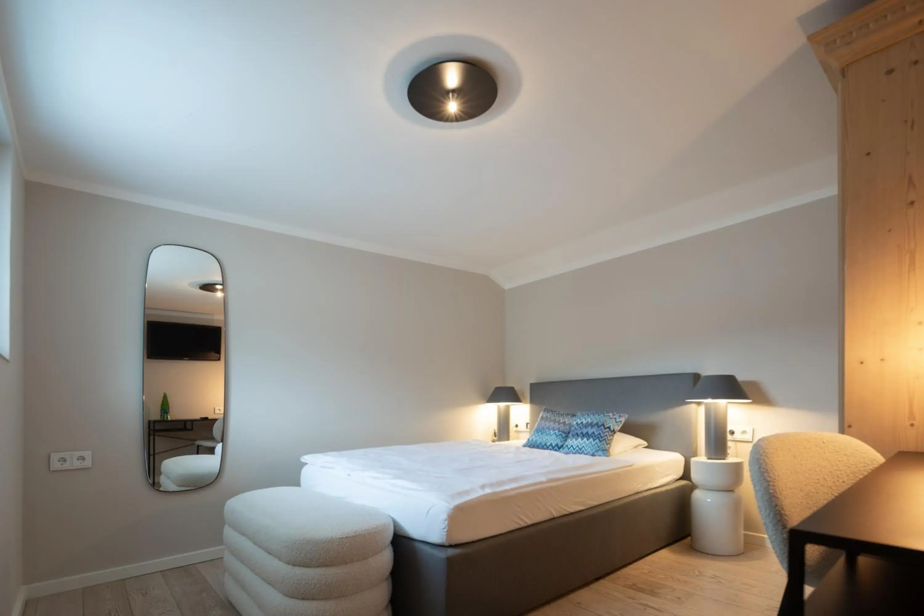 Photo of the whole room, Bed in Q! Hotel Maria Theresia Photo of the whole room, Bed in Q! Hotel Maria Theresia