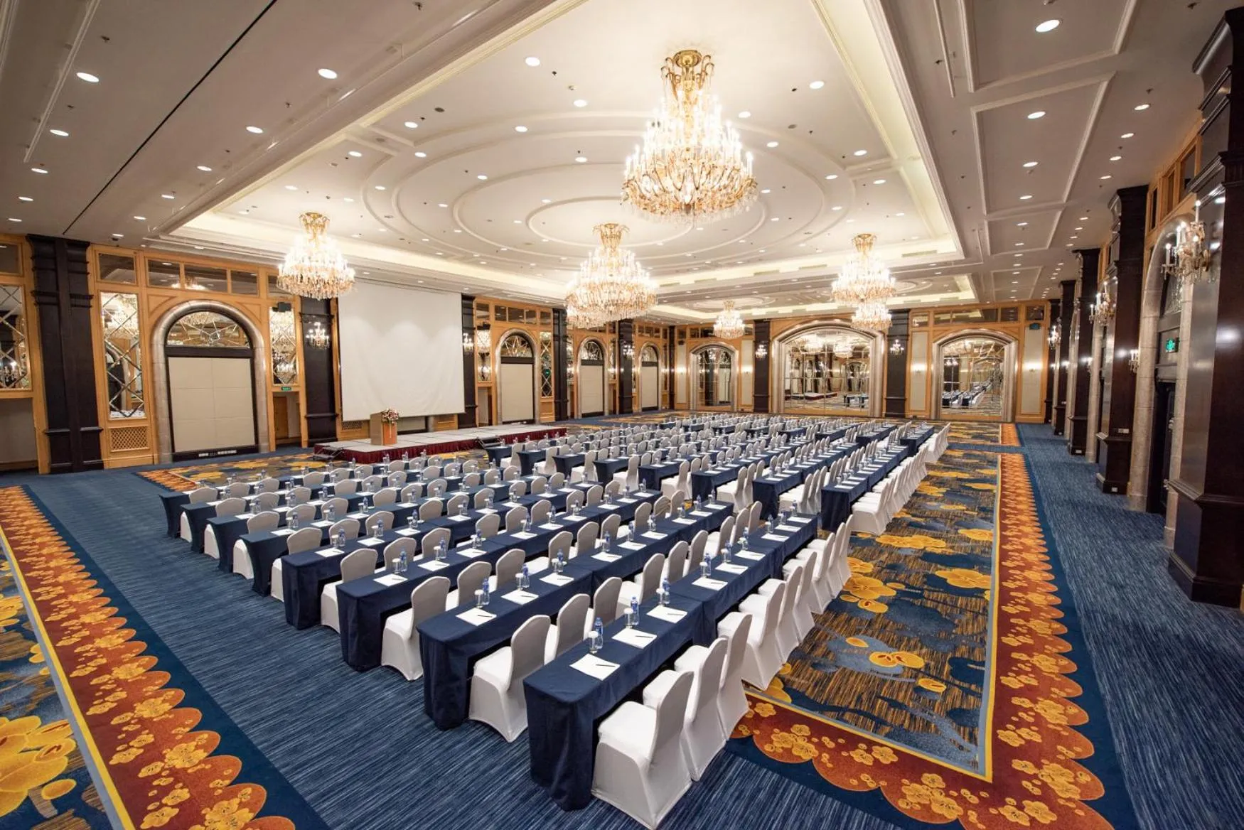 Meeting/conference room in Shangri-La Harbin