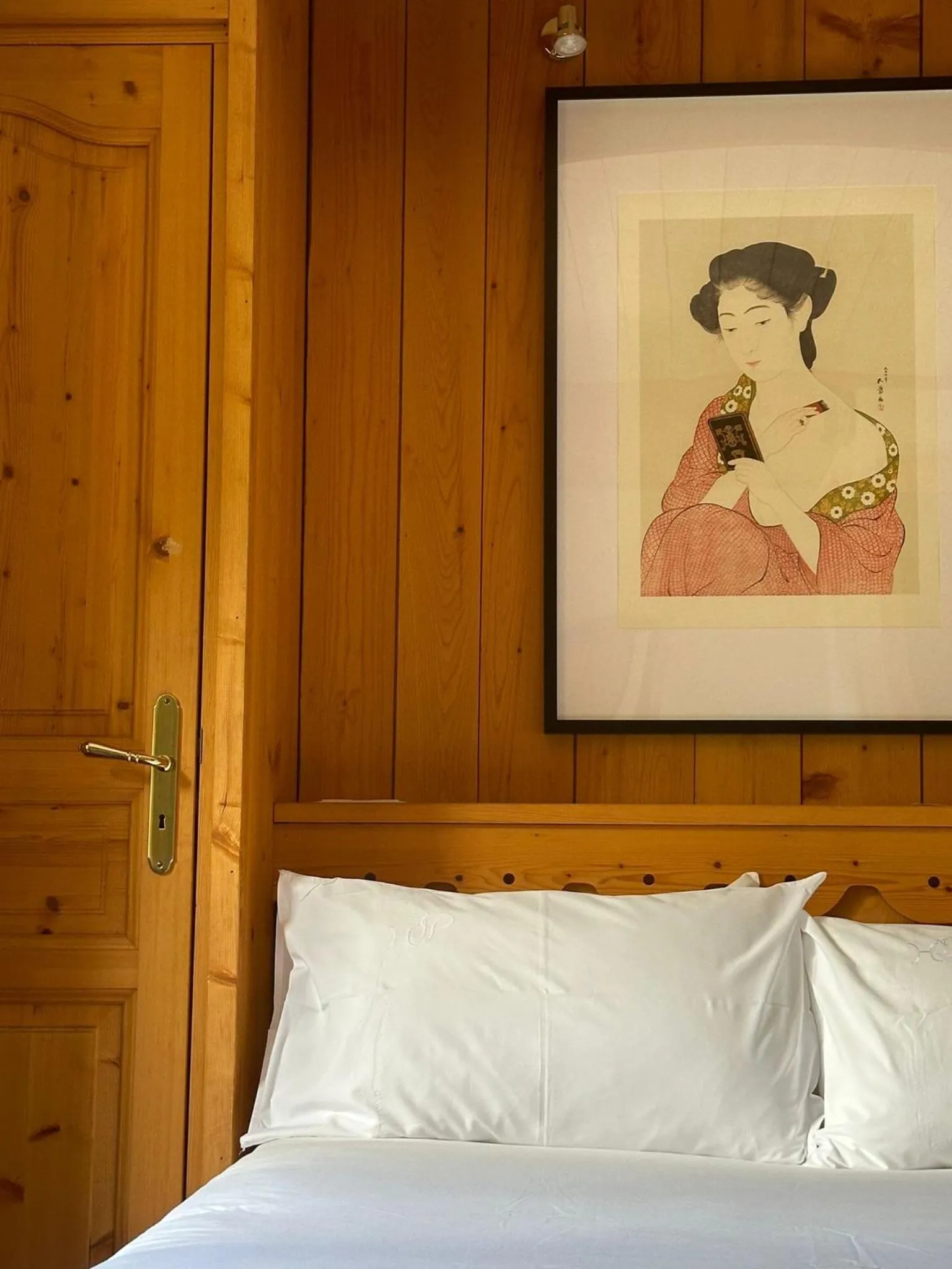 Bed in Hôtel Le Jeu de Paume