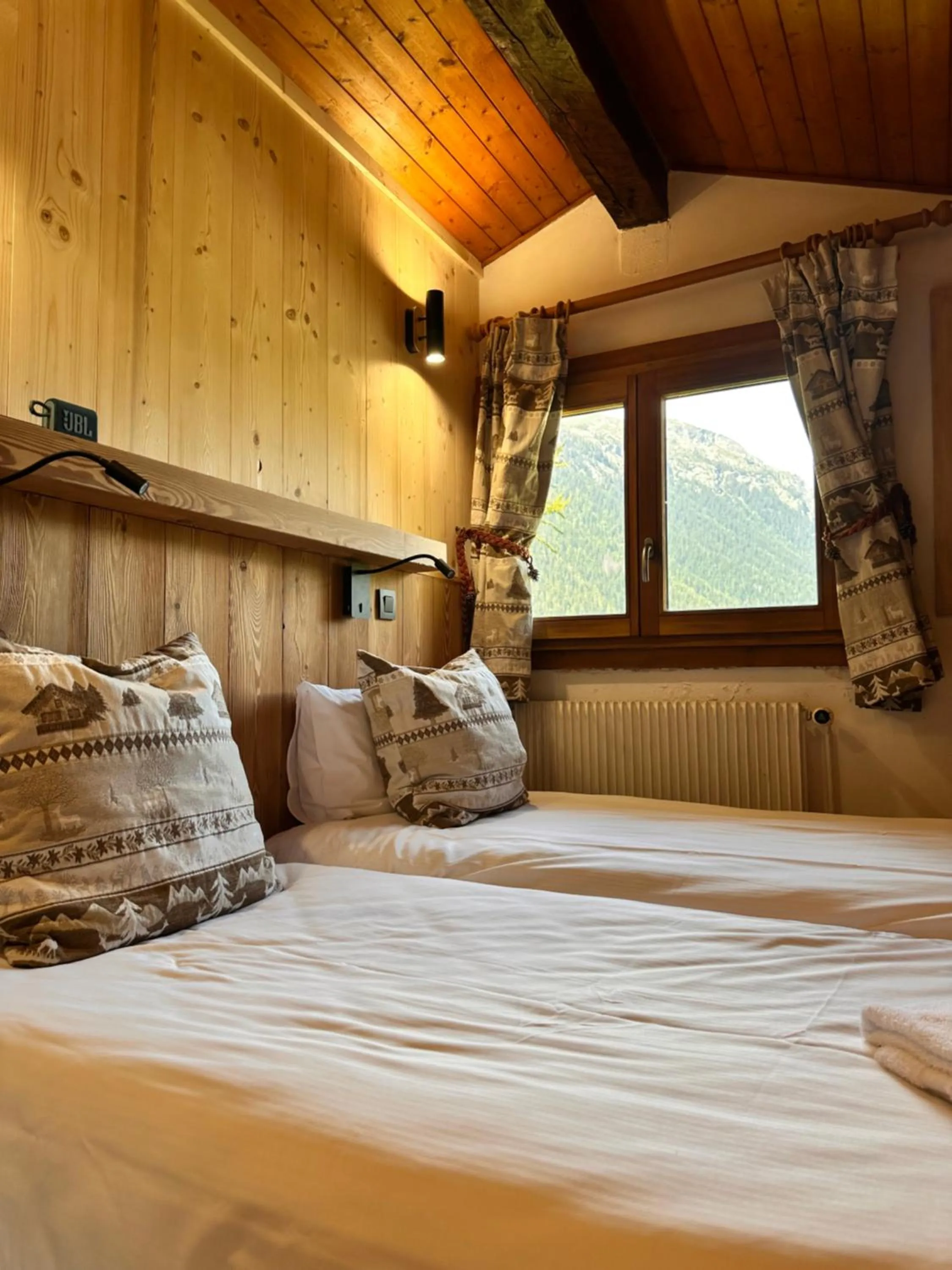 Bed in Hôtel Le Jeu de Paume