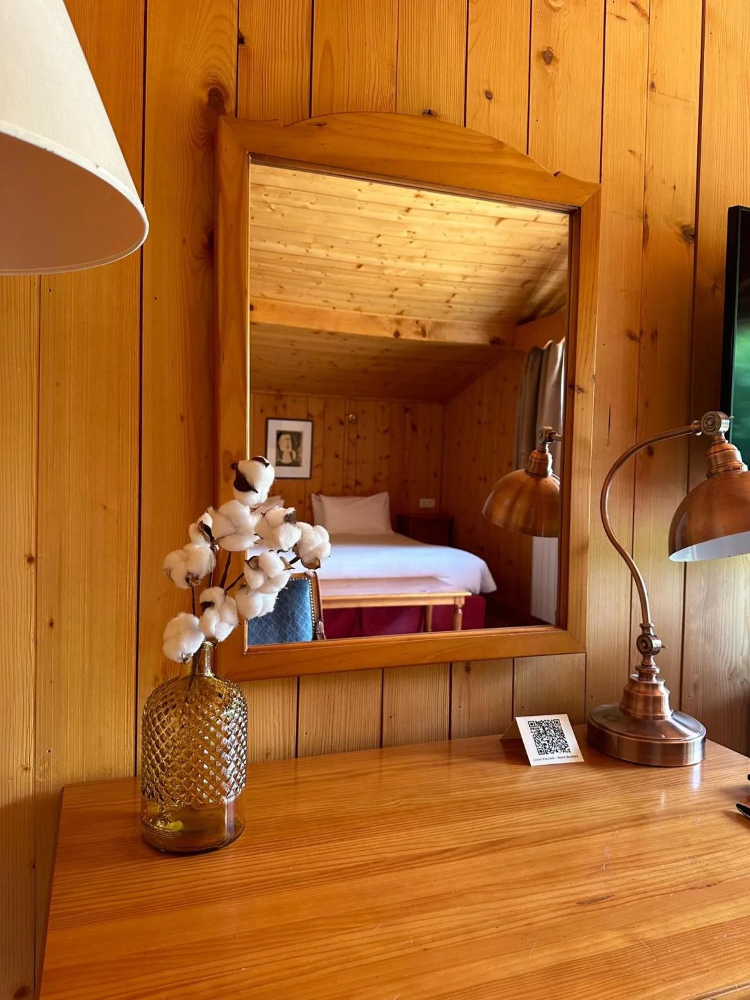 Bed in Hôtel Le Jeu de Paume