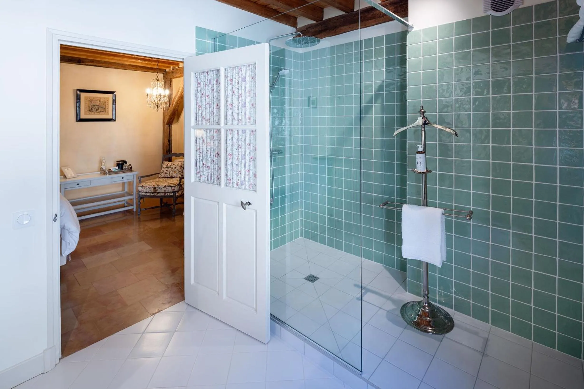 Shower in Le Champ des Oiseaux Hôtel & Spa