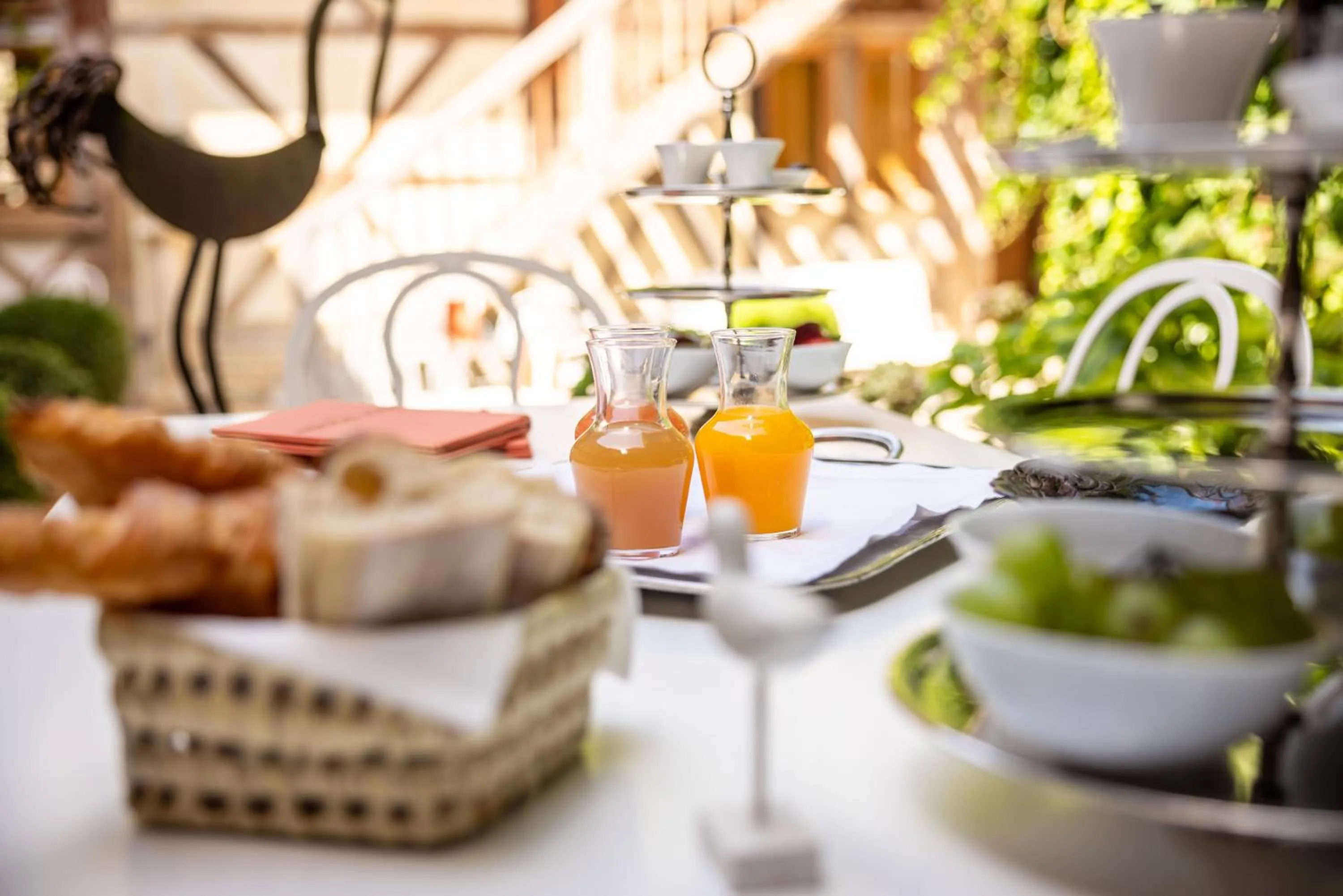 Breakfast in Le Champ des Oiseaux Hôtel & Spa