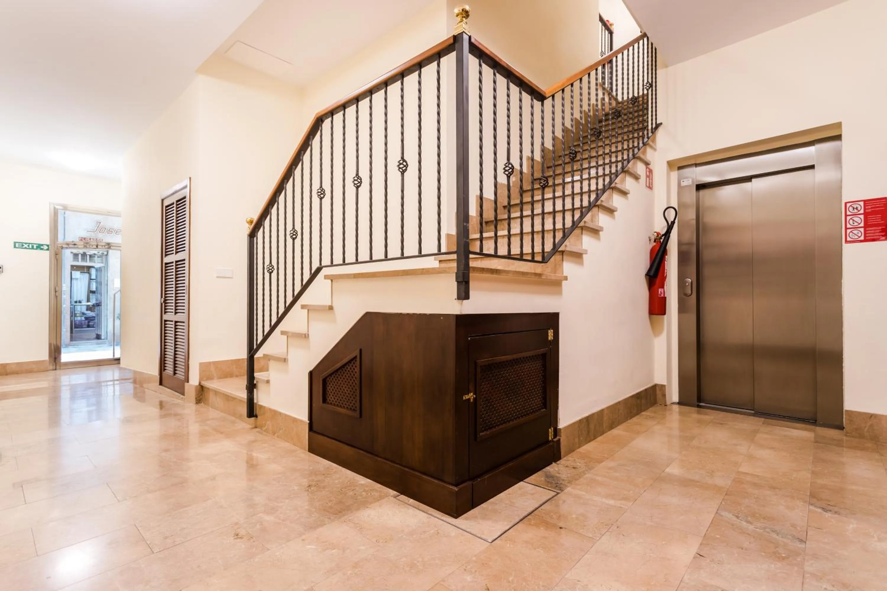 Lobby or reception in Mallorca Suites - Turismo de Interior