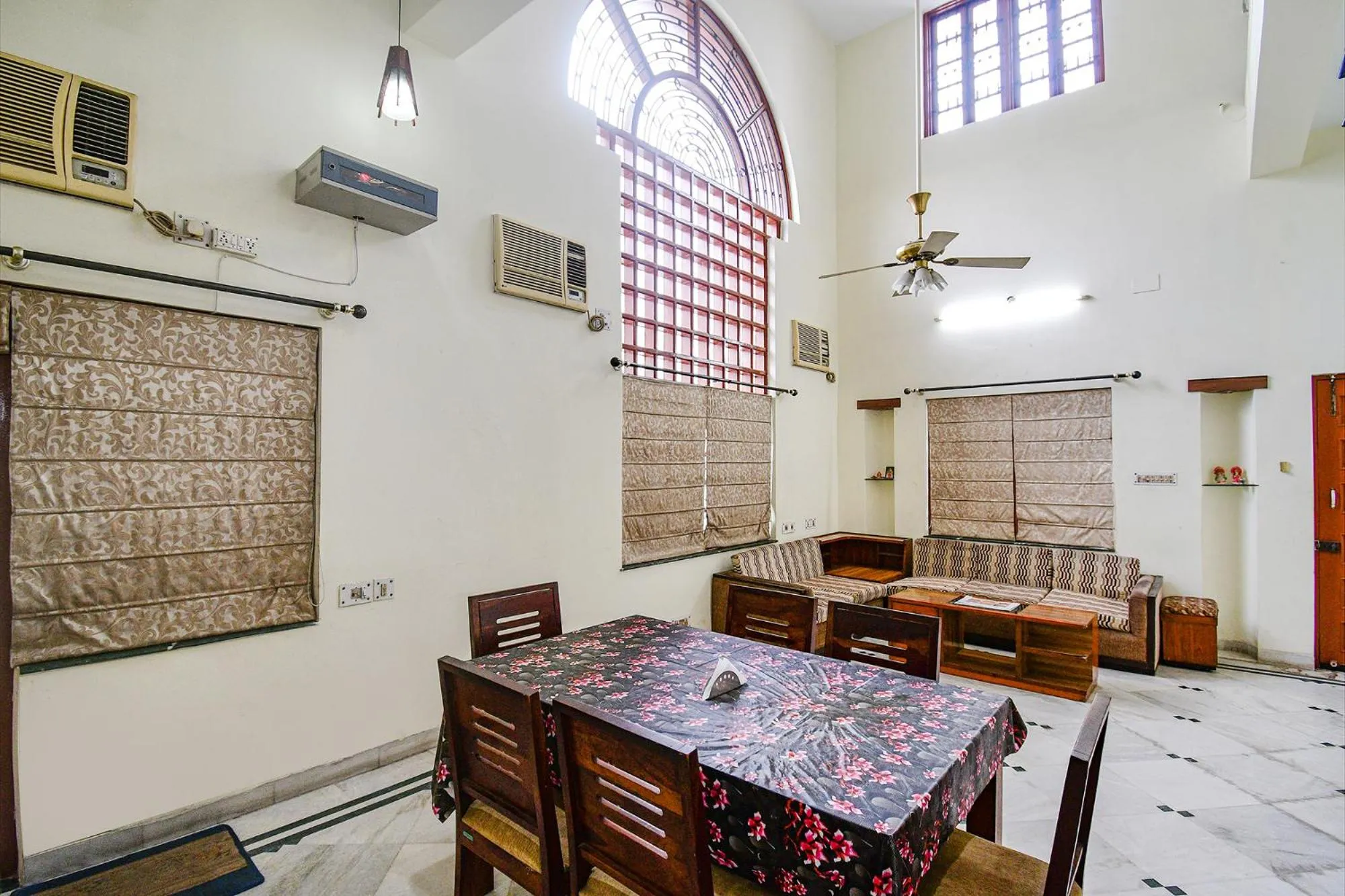 Restaurant/places to eat in FabExpress Ullash Residency