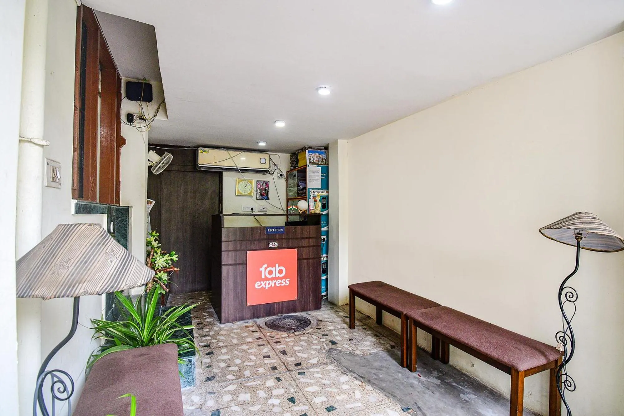 Lobby or reception in FabExpress Ullash Residency