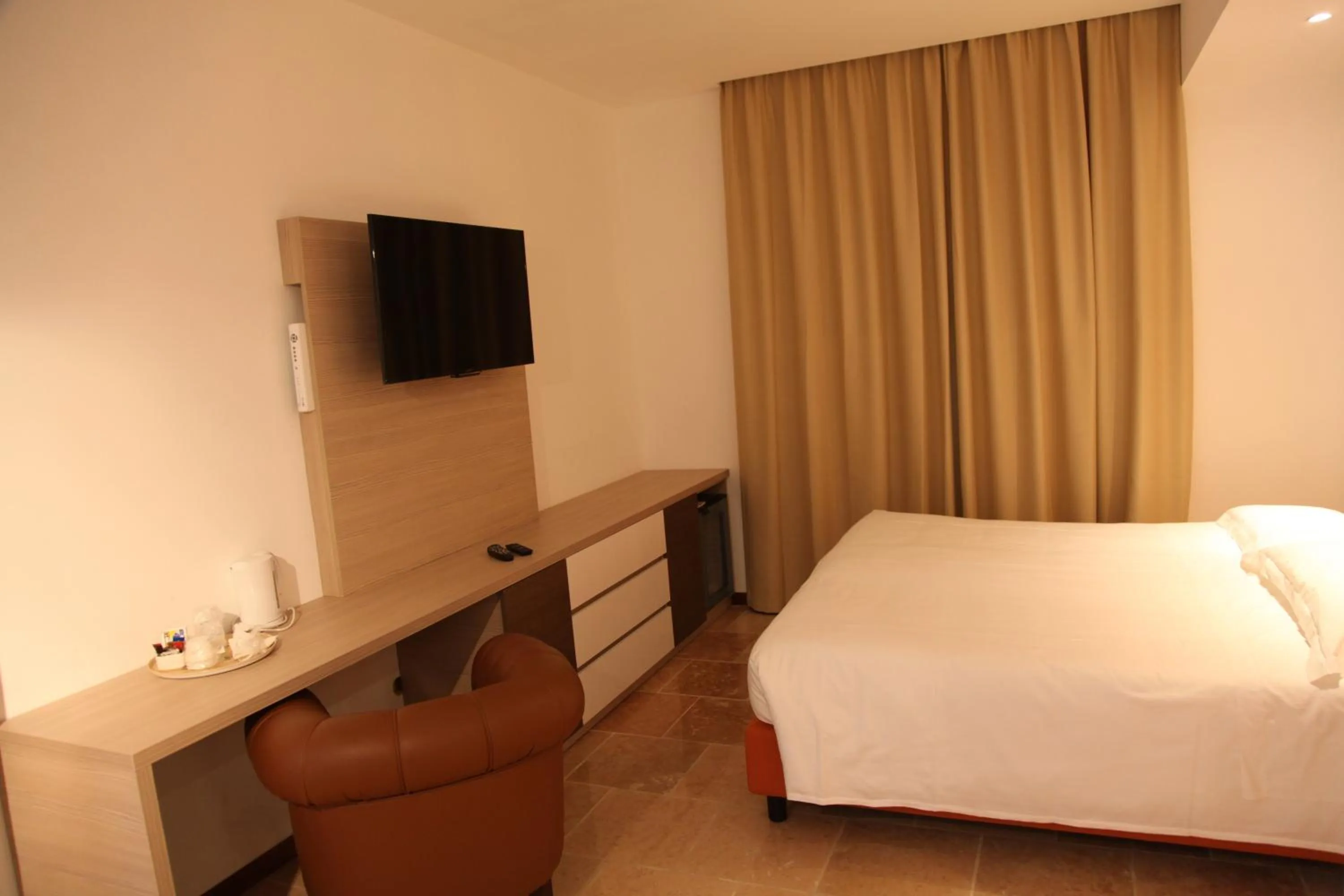 Photo of the whole room, Bed in Hotel Metrò