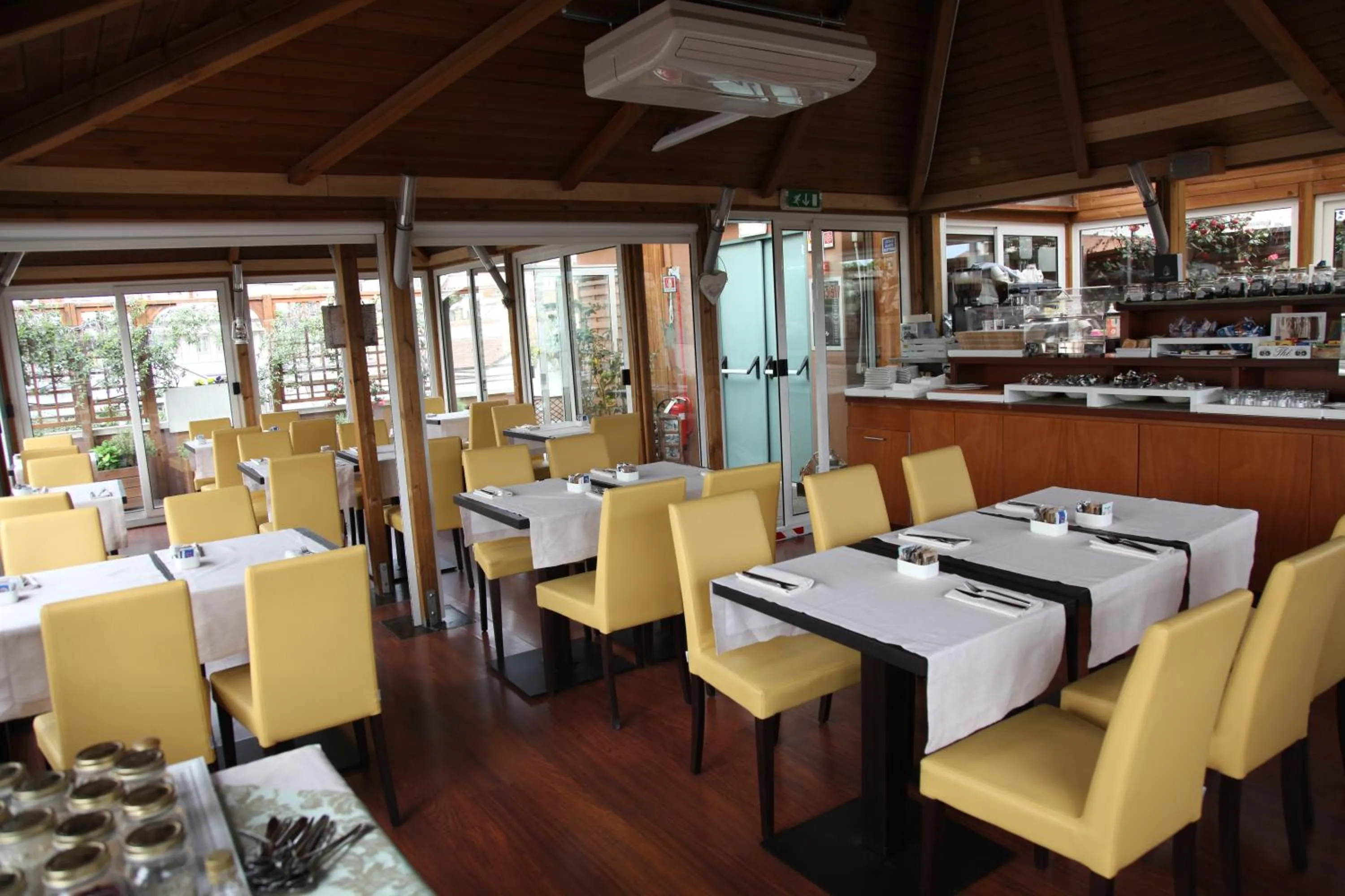 Restaurant/places to eat in Hotel Metrò