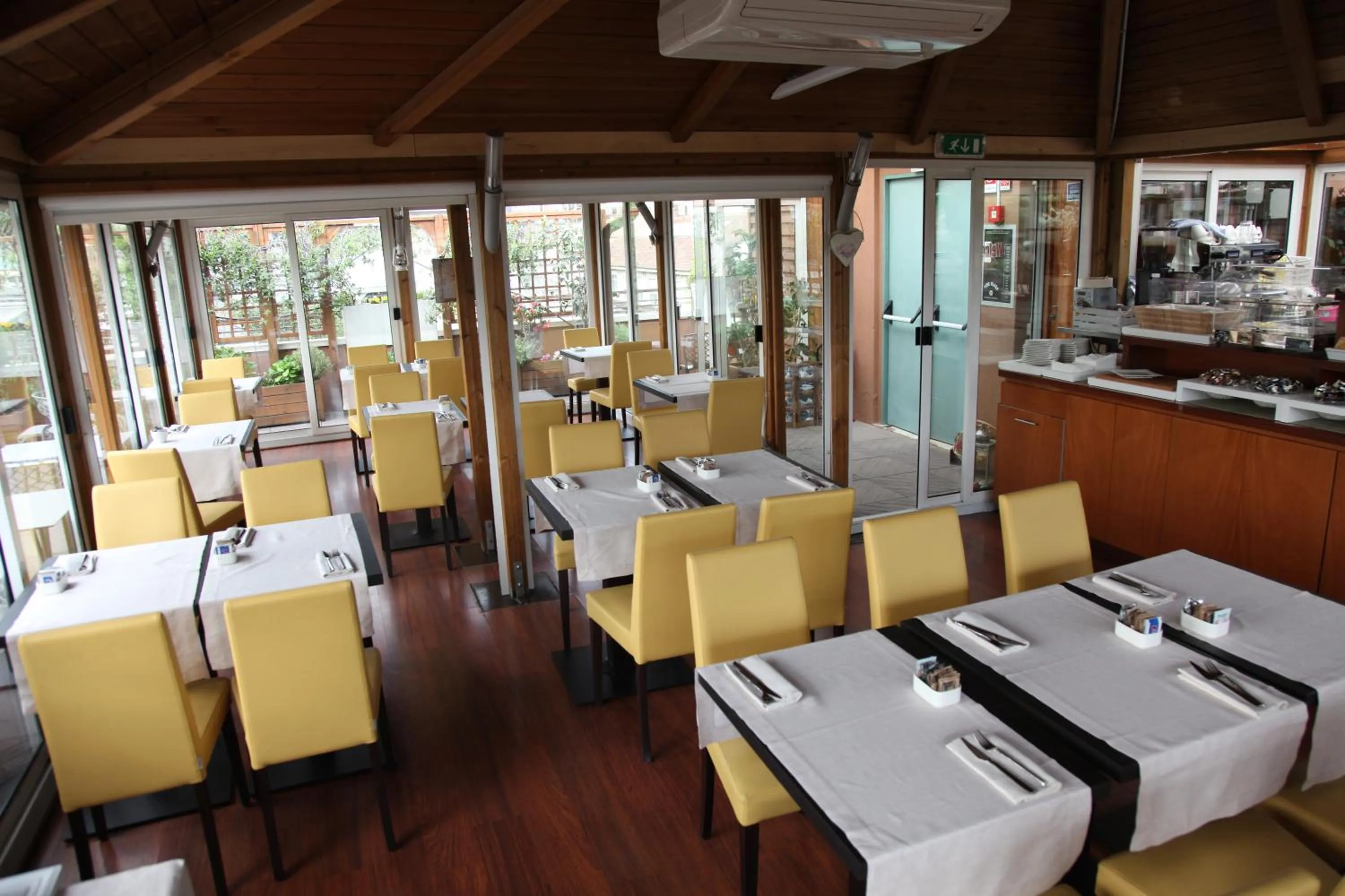 Restaurant/places to eat in Hotel Metrò