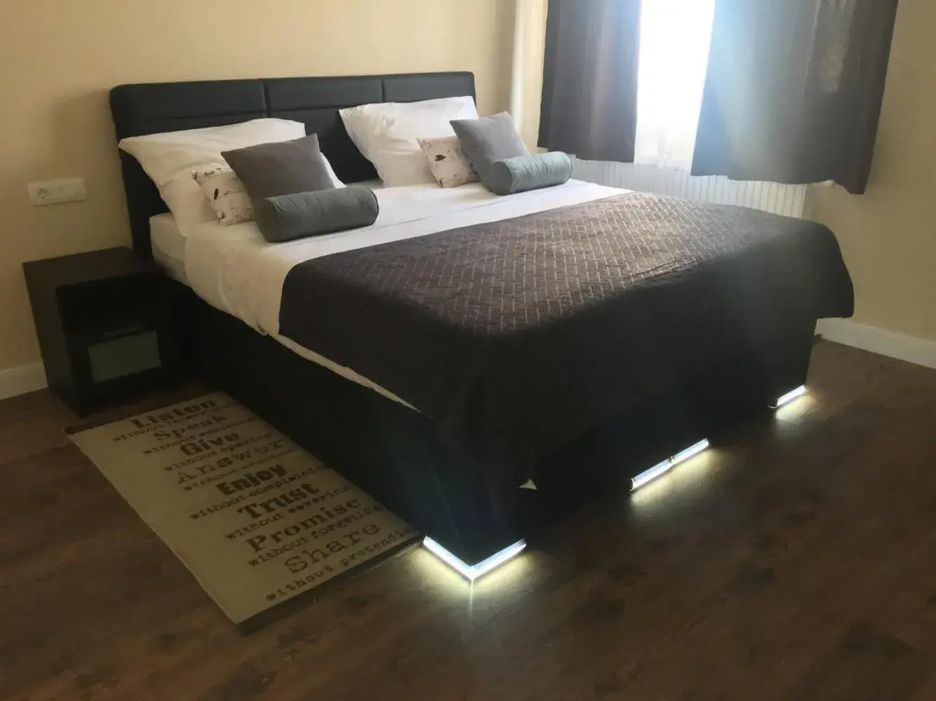 Deluxe Apartment in StaySplitBay Deluxe Apartment in StaySplitBay