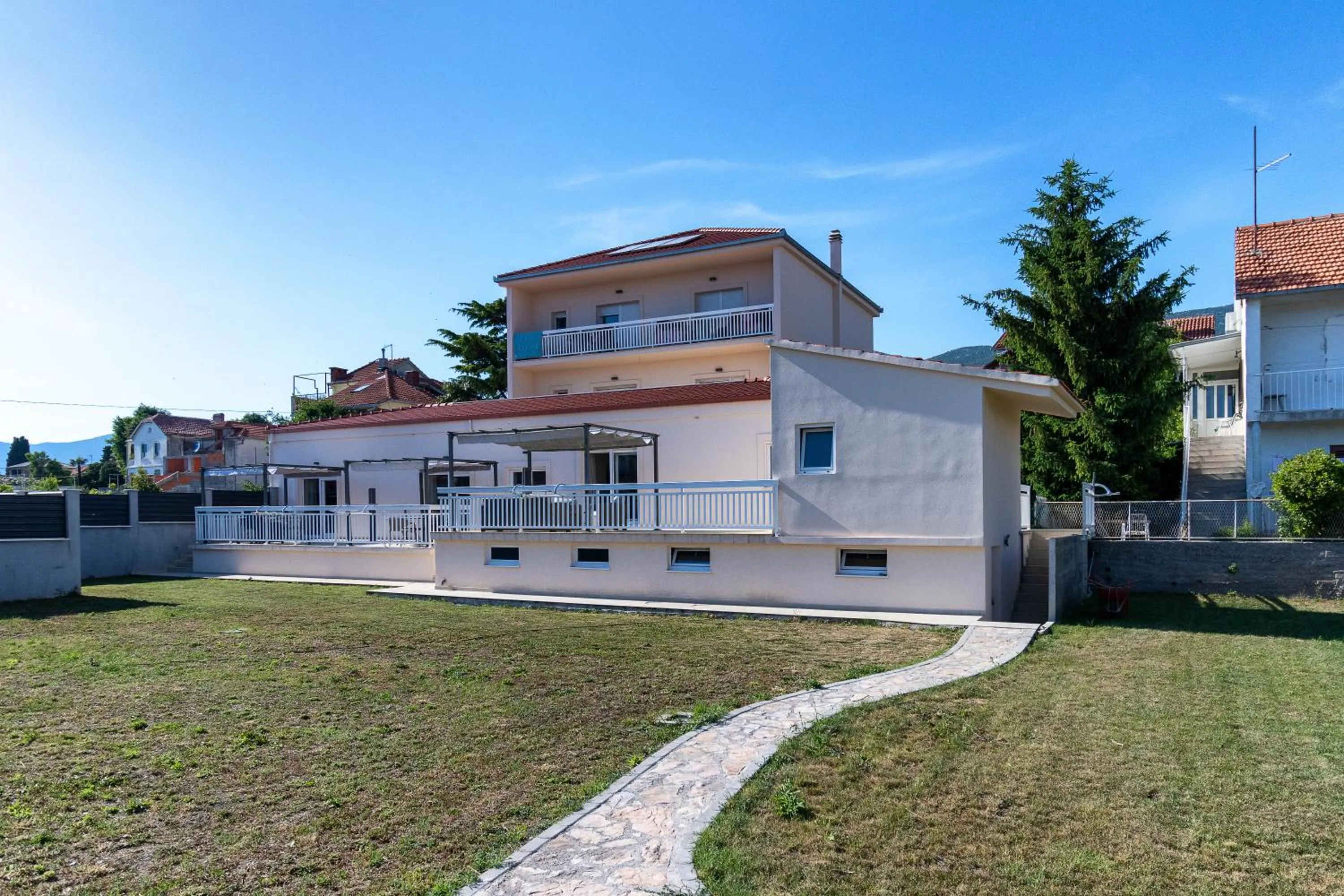 Property building in StaySplitBay