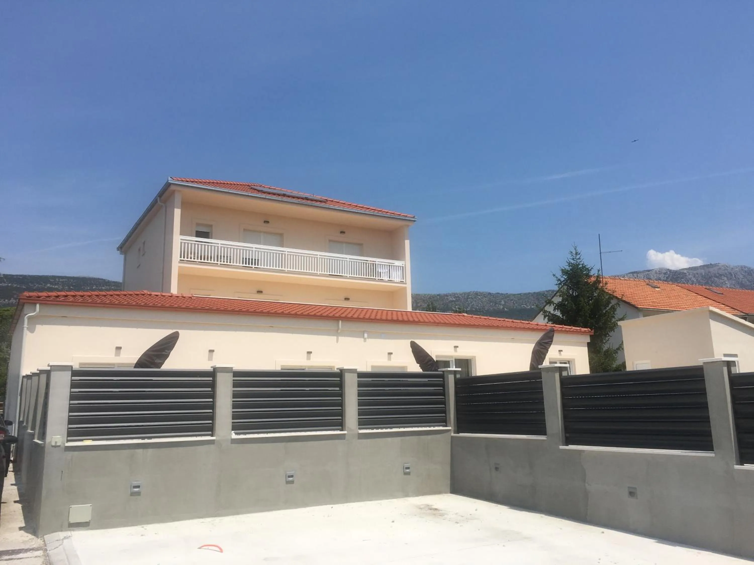 Property building in StaySplitBay