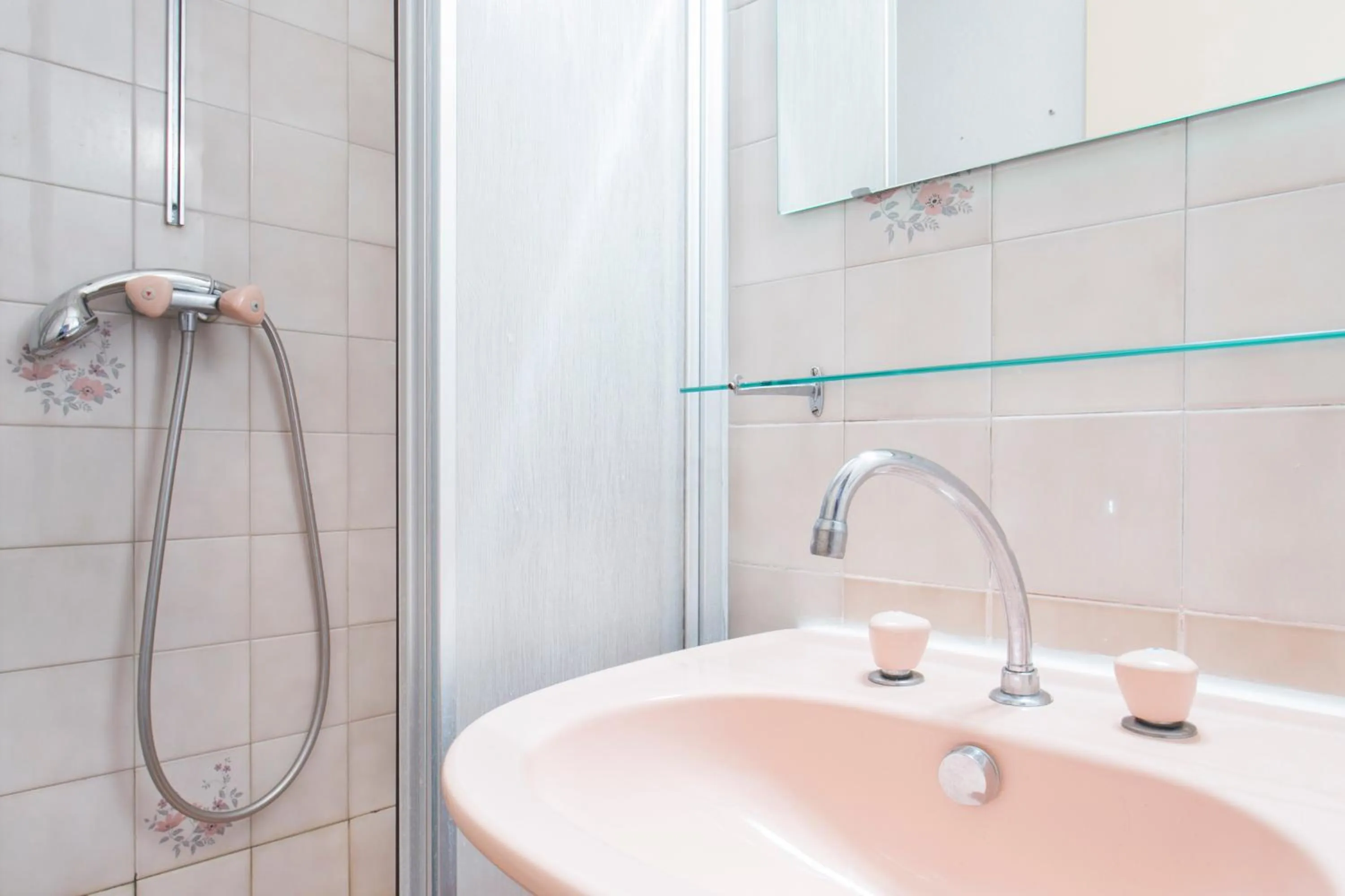 Bathroom in Résidence Les Clarines ( by Popinns )