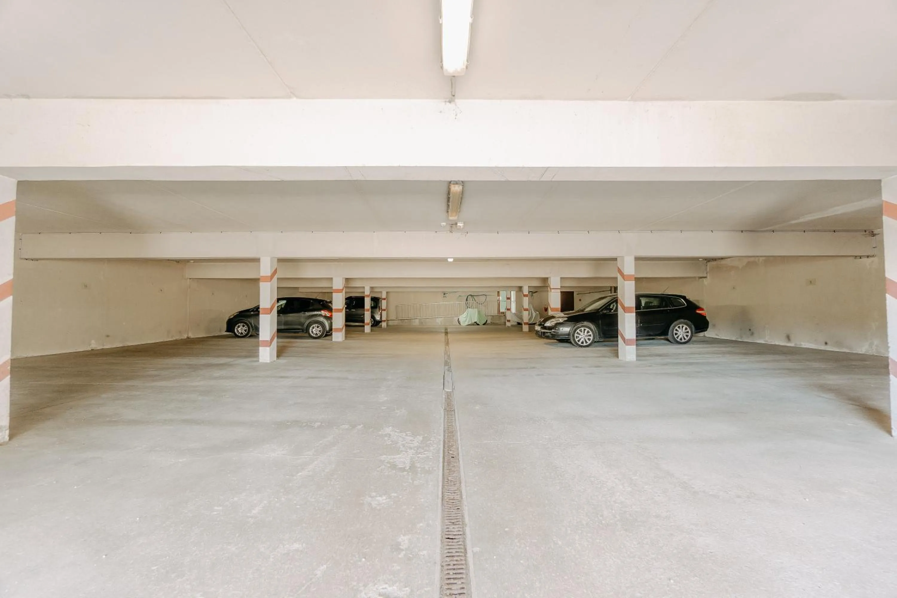 Parking in Résidence Les Clarines ( by Popinns )