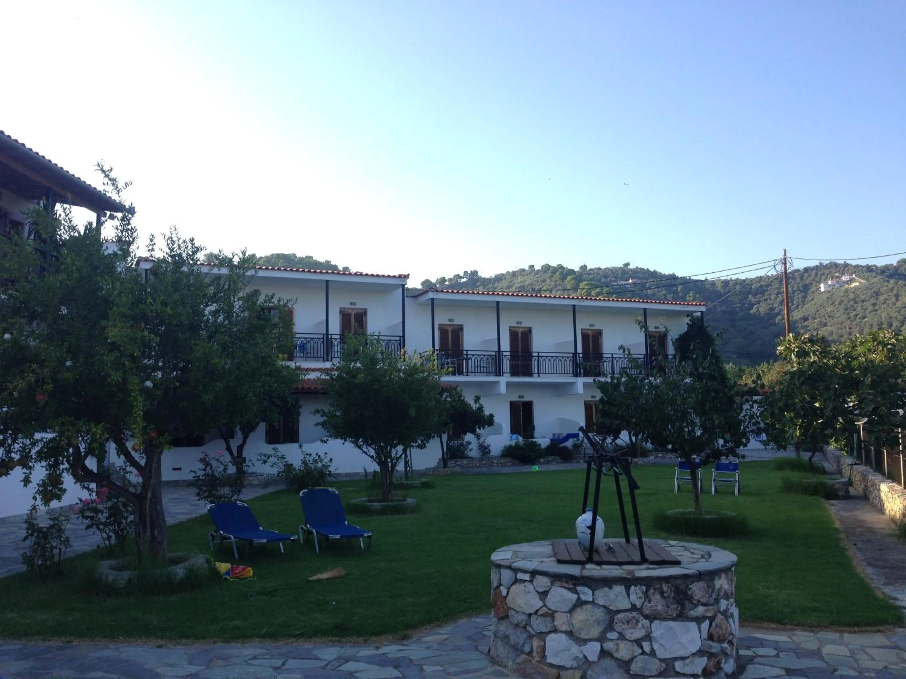 Garden in Vontzos Hotel