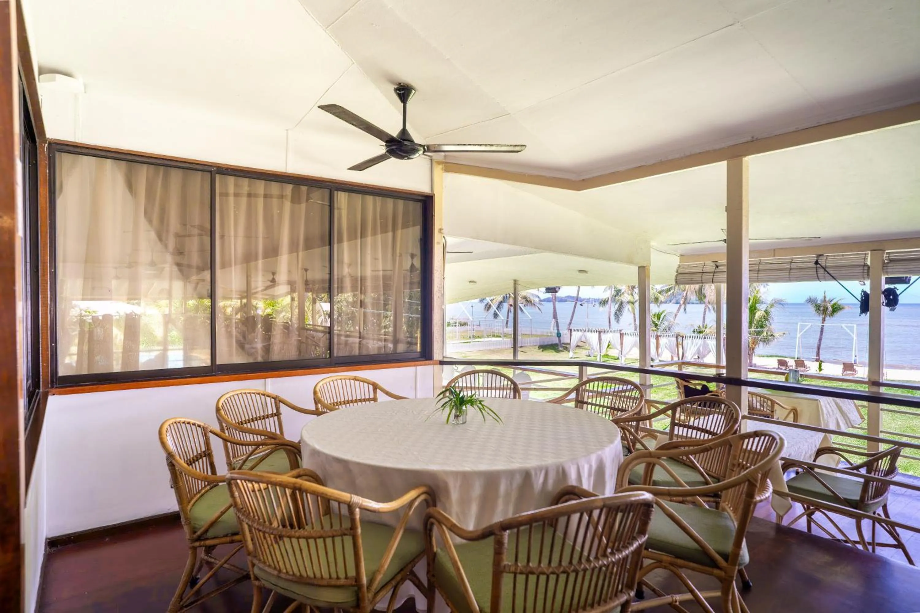 Restaurant/places to eat in Langkah Syabas Beach Resort