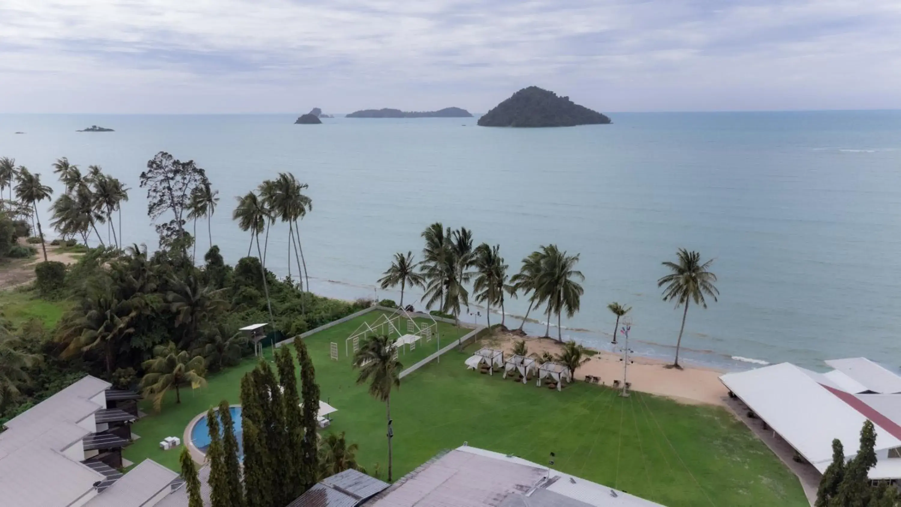 Beach in Langkah Syabas Beach Resort Beach in Langkah Syabas Beach Resort