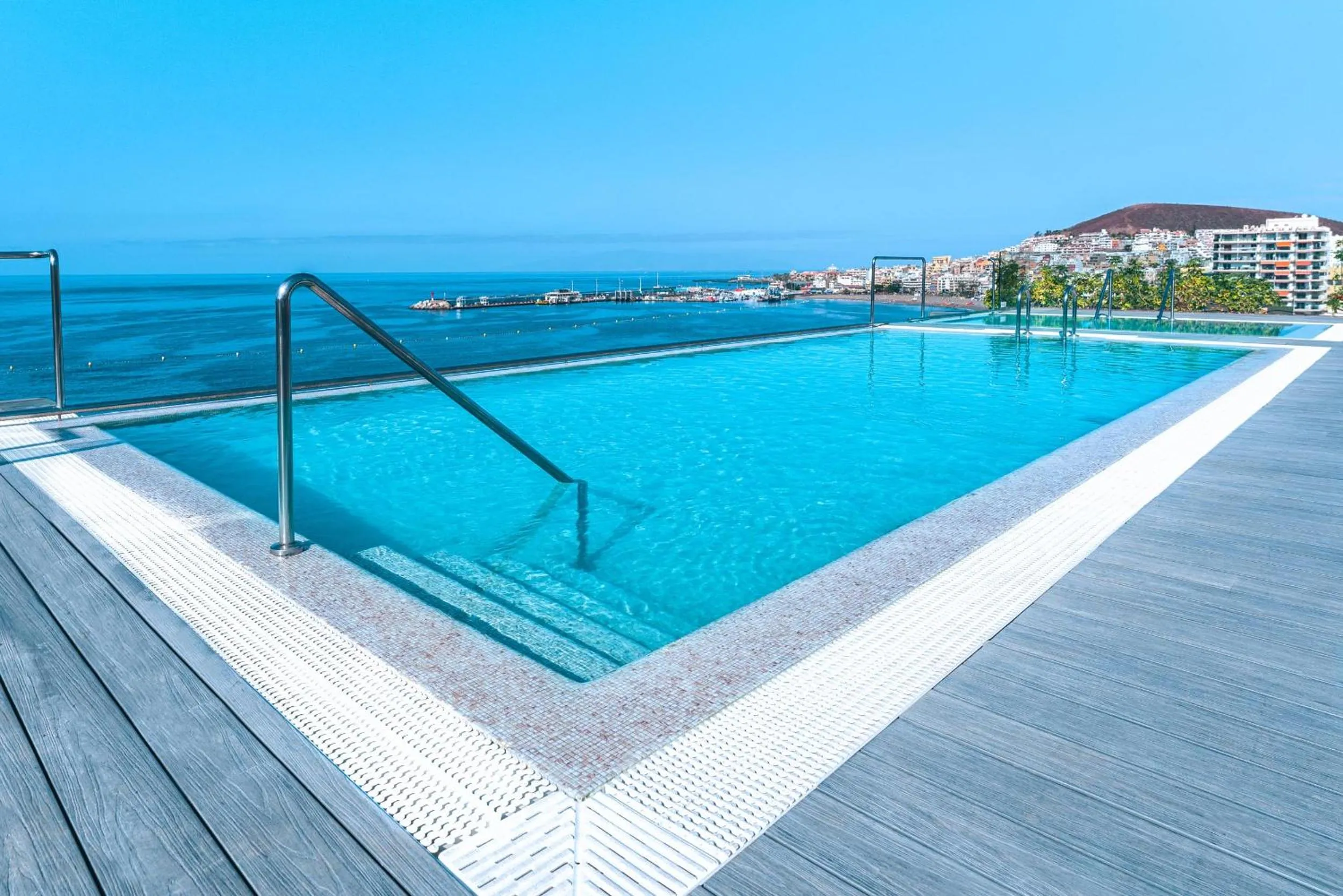 Swimming pool in Spring Arona Gran Hotel - Adults Only