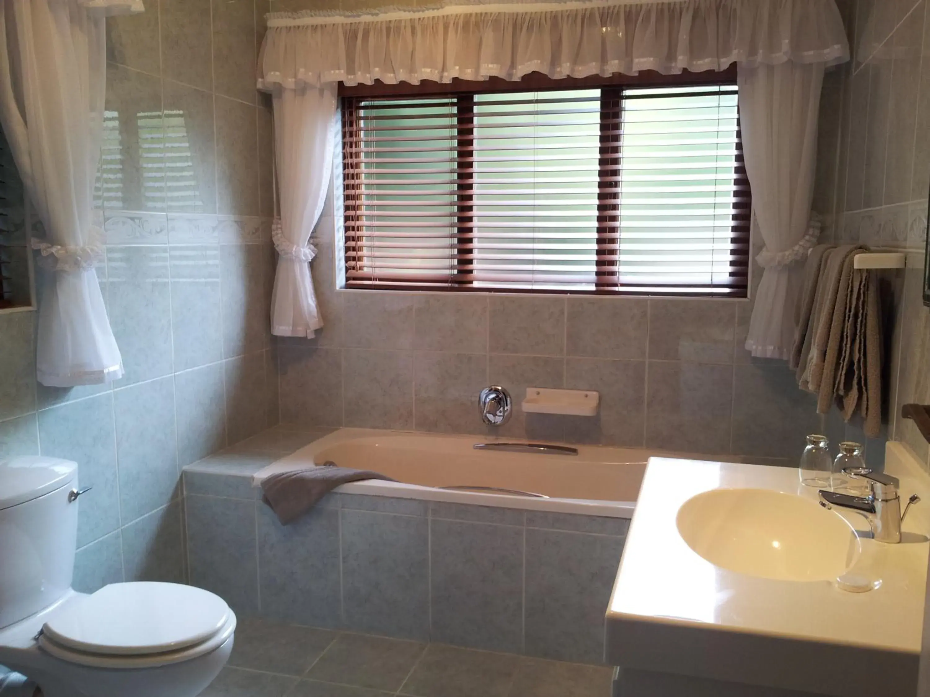 Room No 8 Downstairs Non Lagoon Facing in Waterfront Lodge Room No 8 Downstairs Non Lagoon Facing in Waterfront Lodge