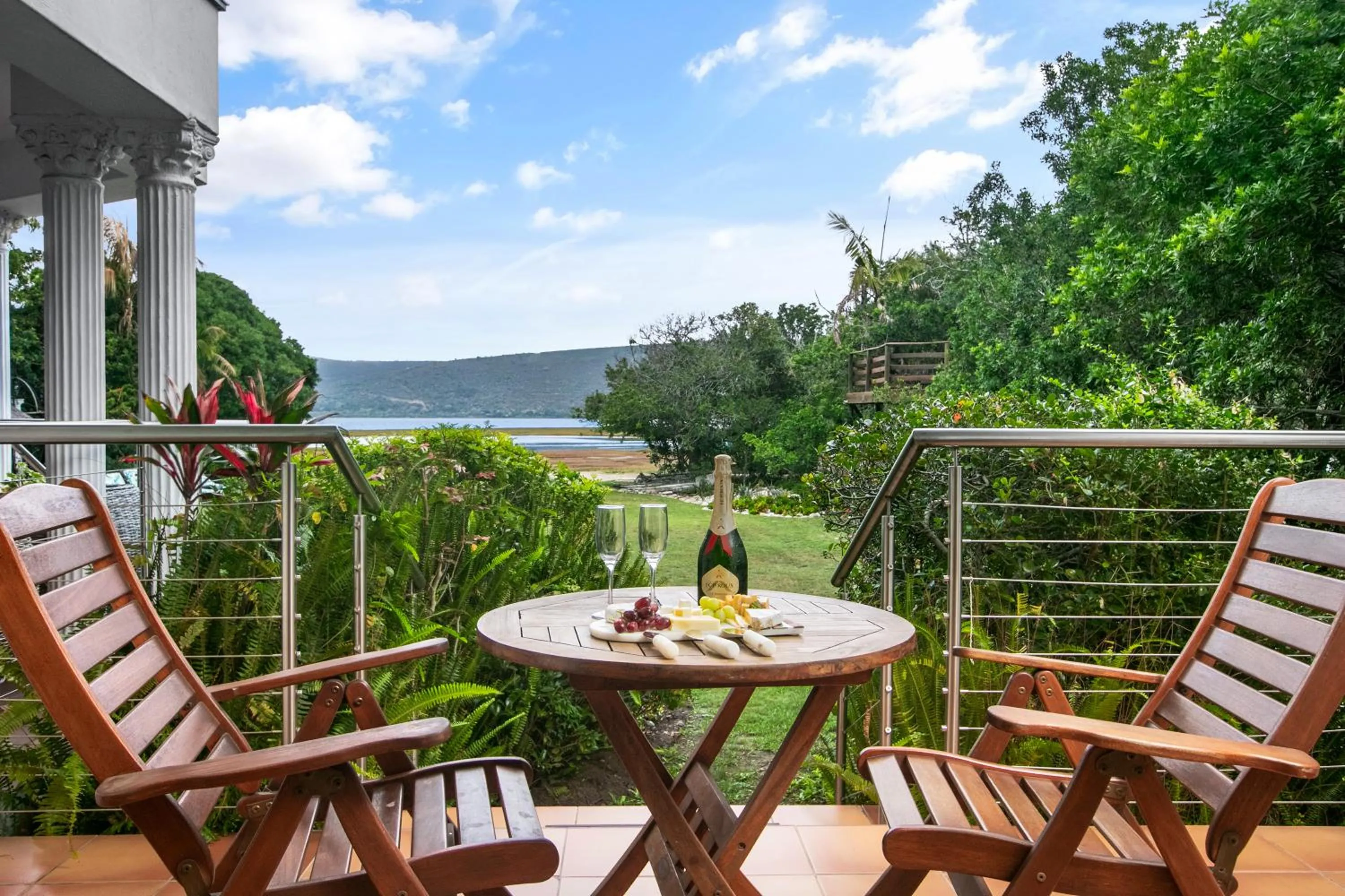 Waterfront Lodge