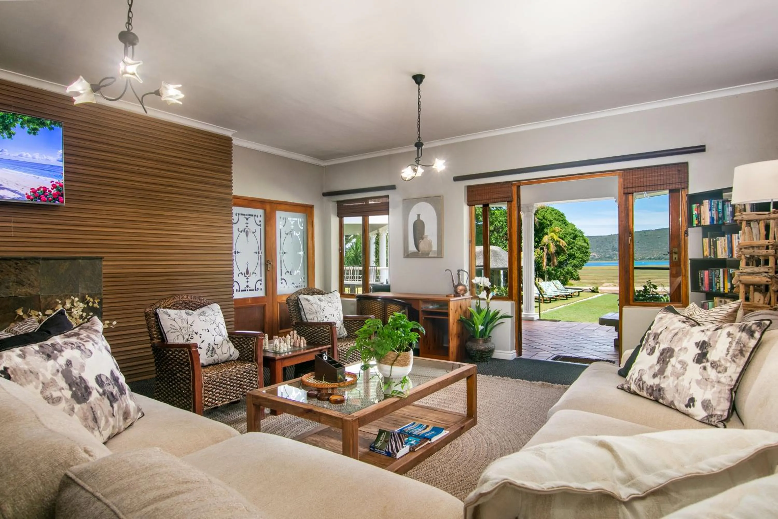 Waterfront Lodge