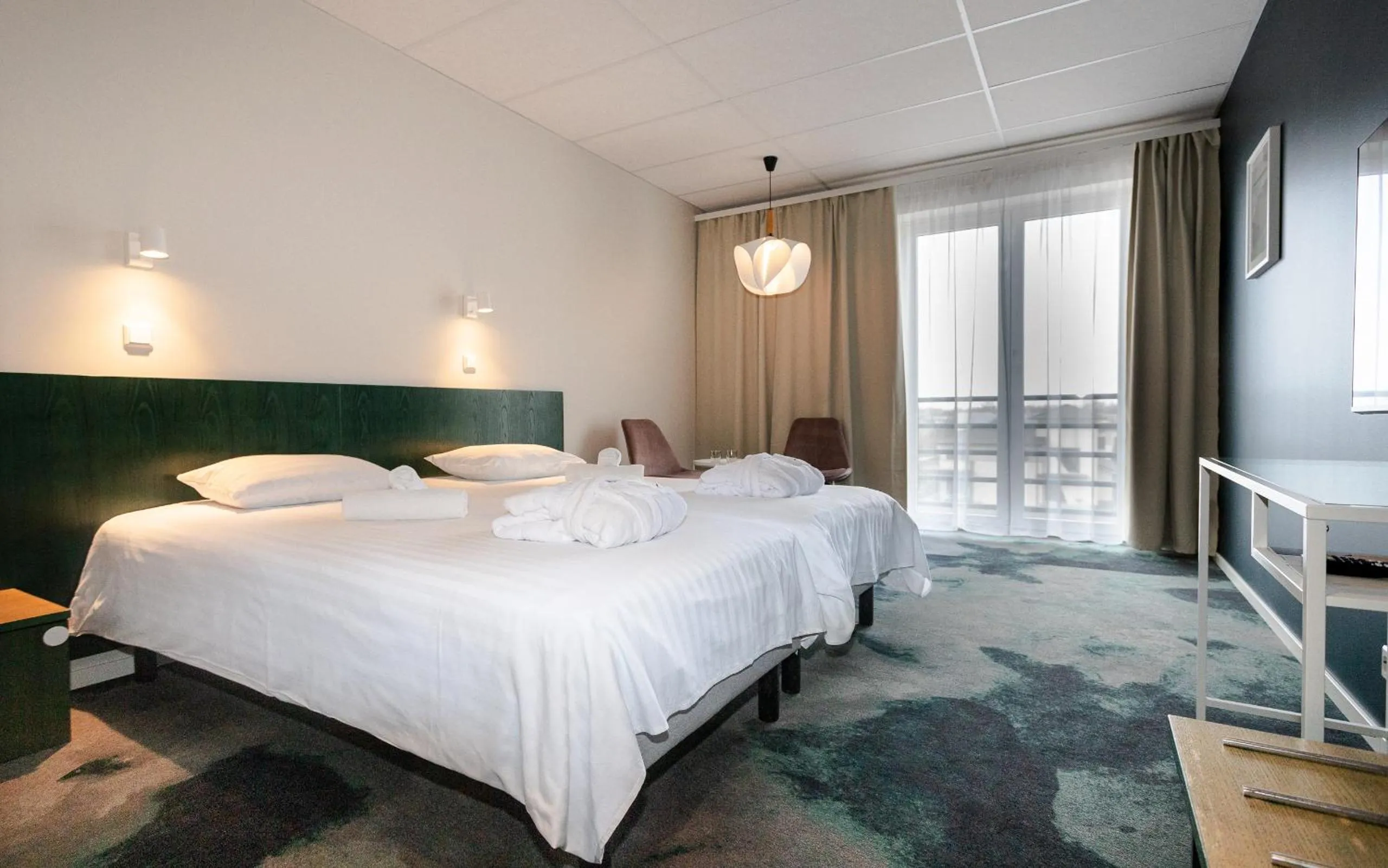 Bed in Meri Seaside Hotel & SPA