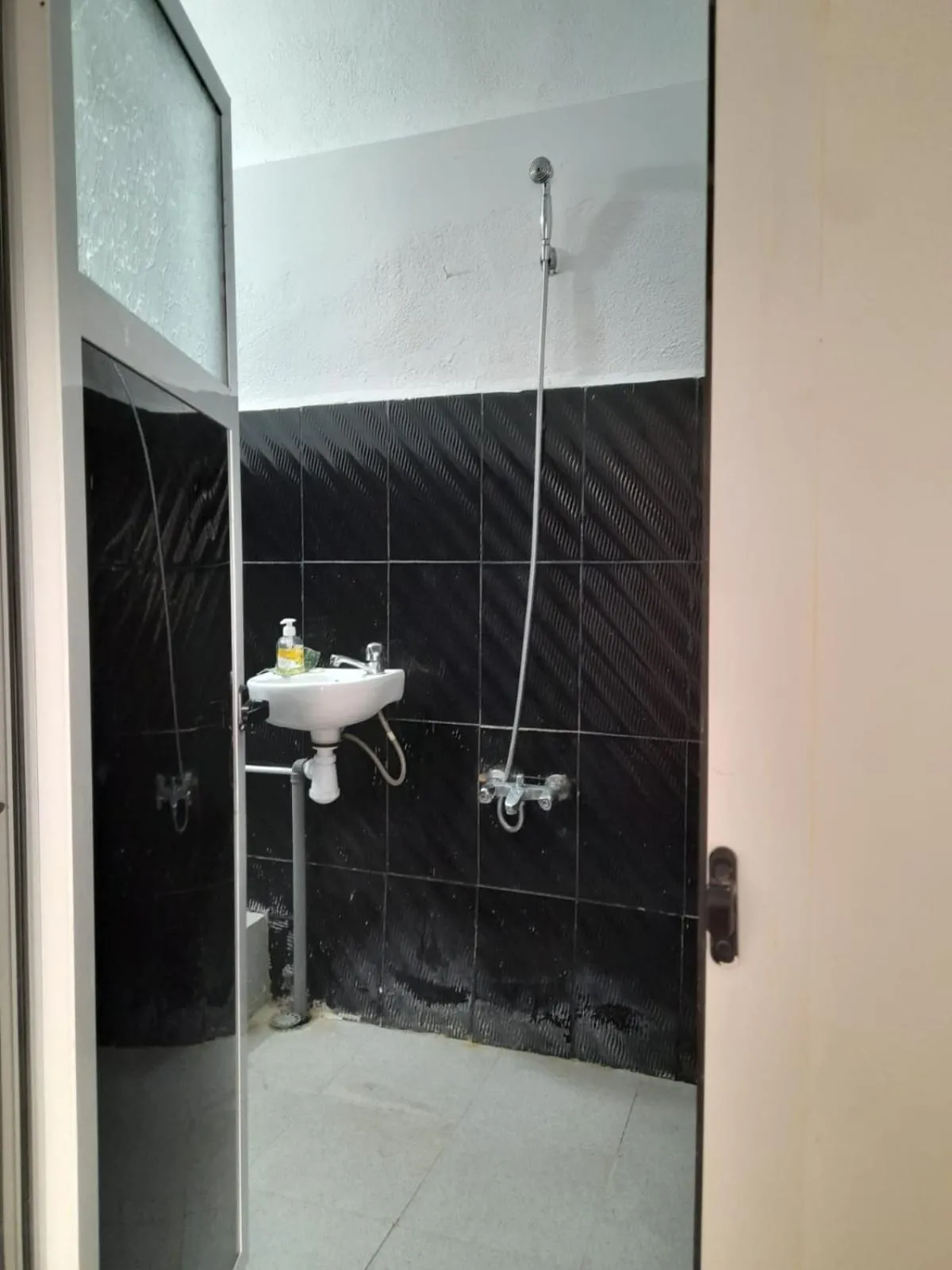 Shower in Dar Elkorchi