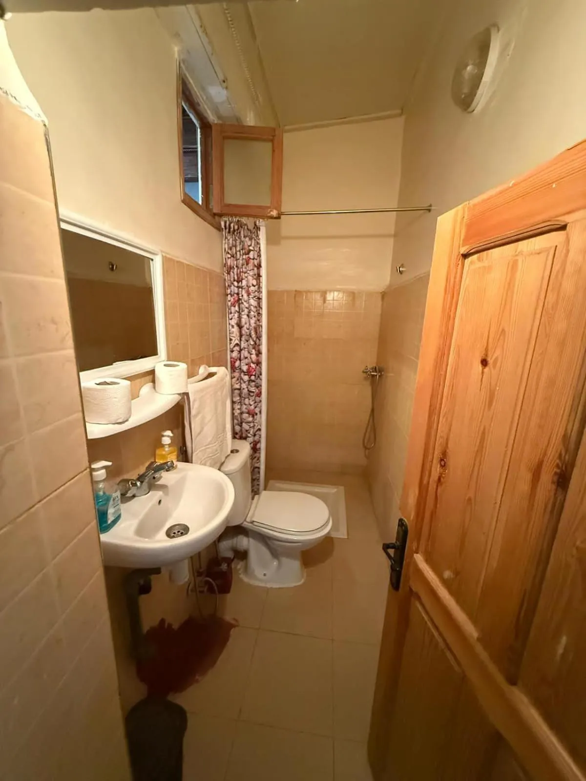 Shower in Dar Elkorchi