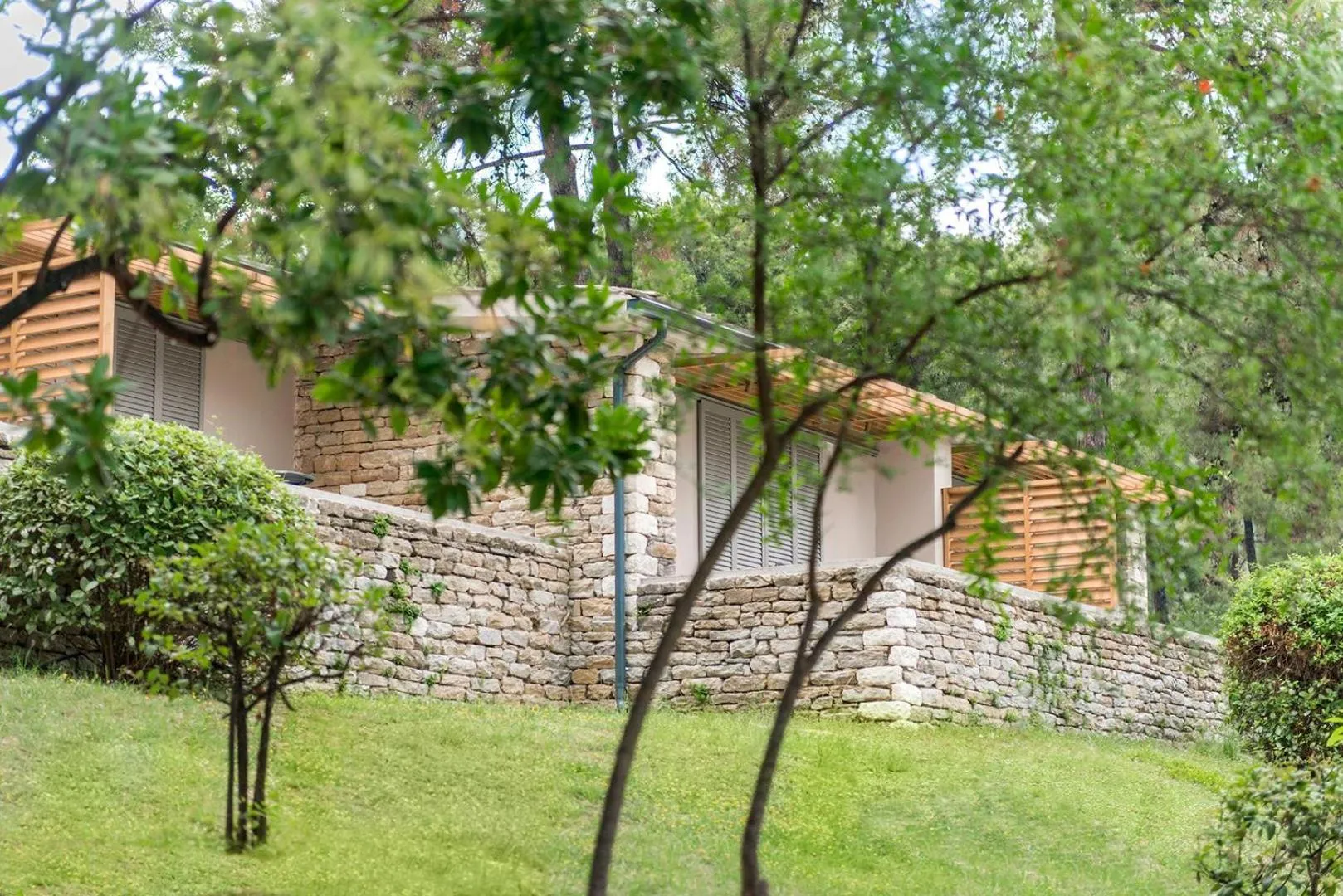 Photo of the whole room in Makryammos