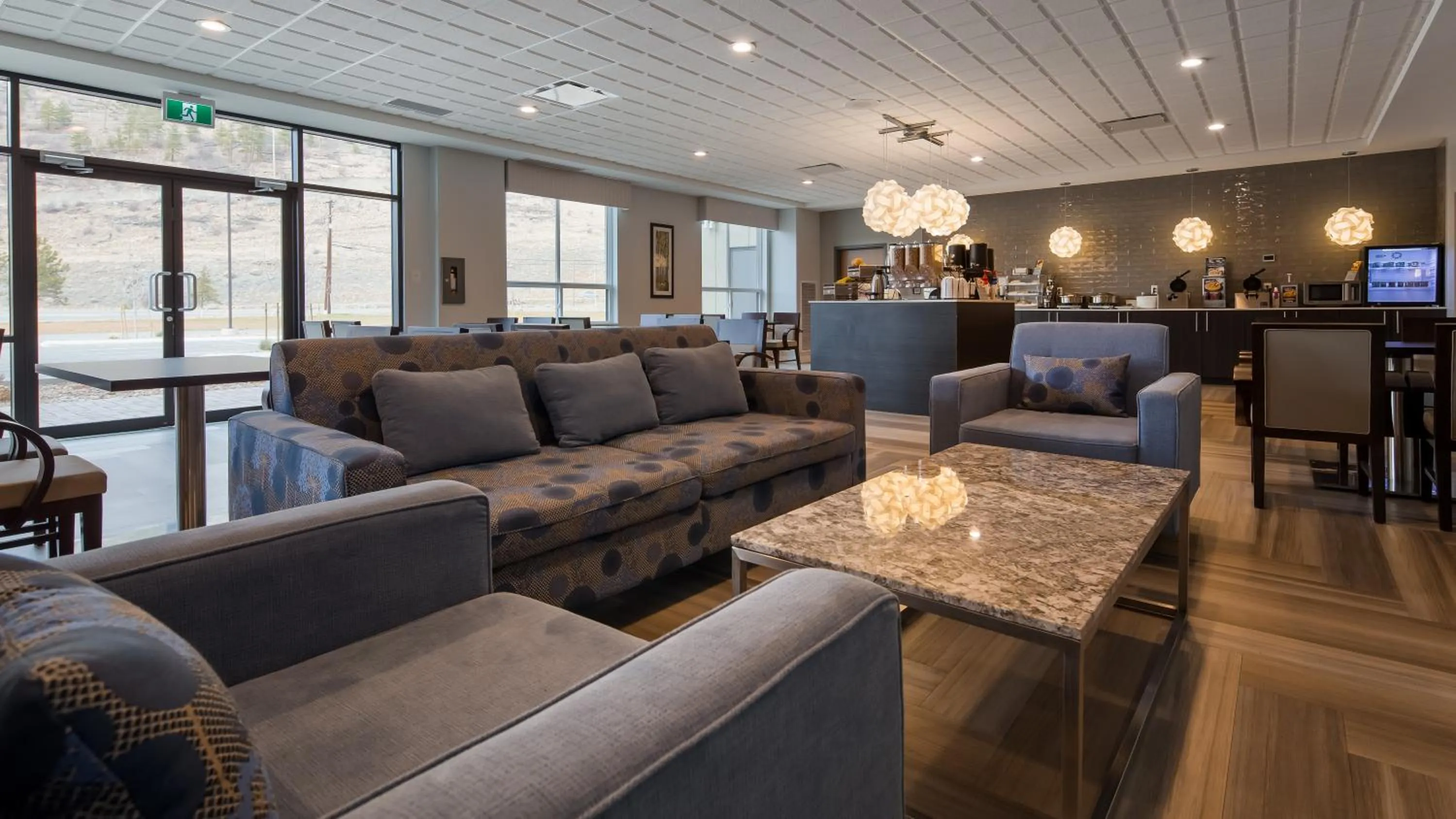 Lobby or reception in Best Western Plus Merritt Hotel