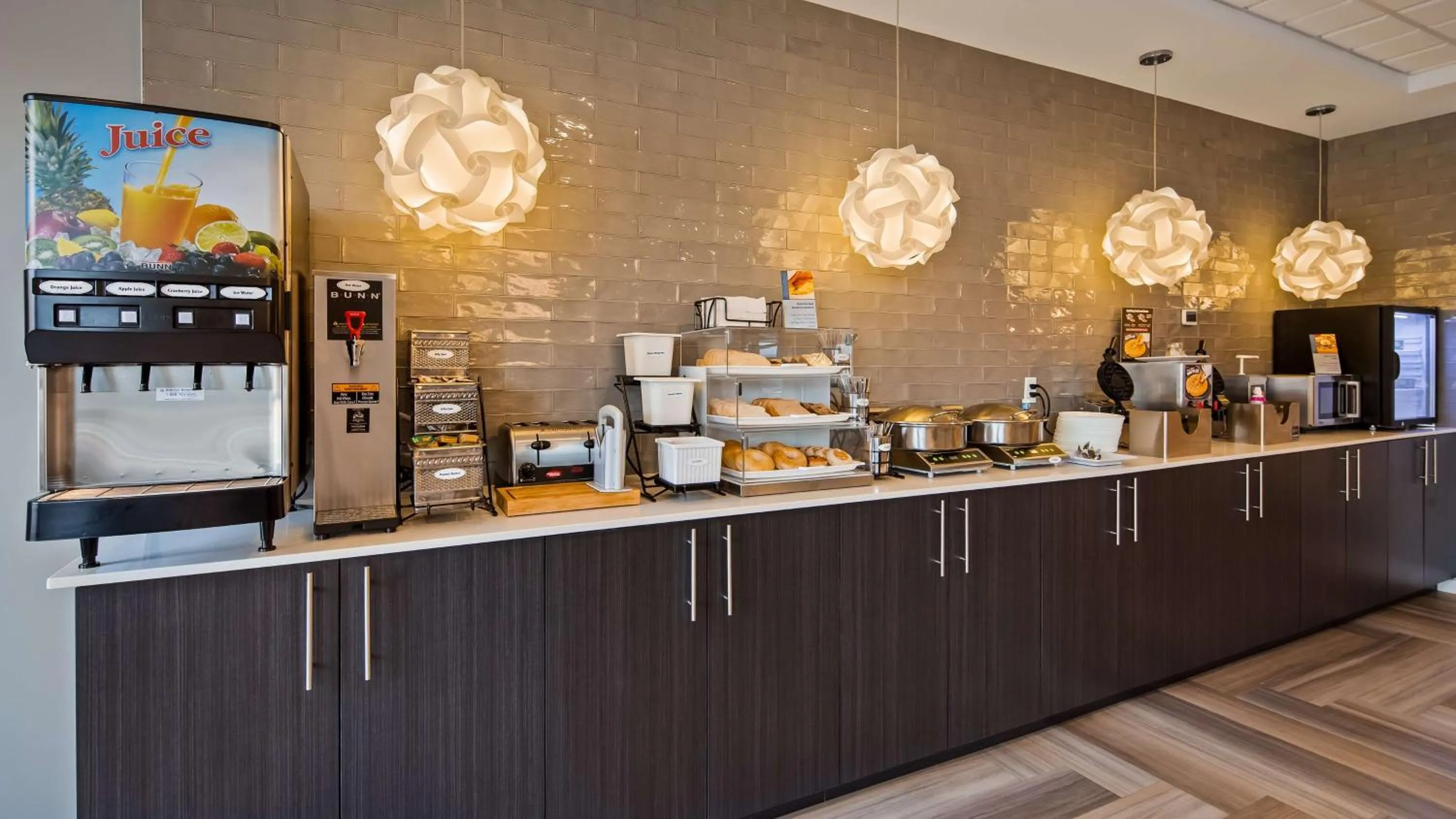 Restaurant/places to eat in Best Western Plus Merritt Hotel