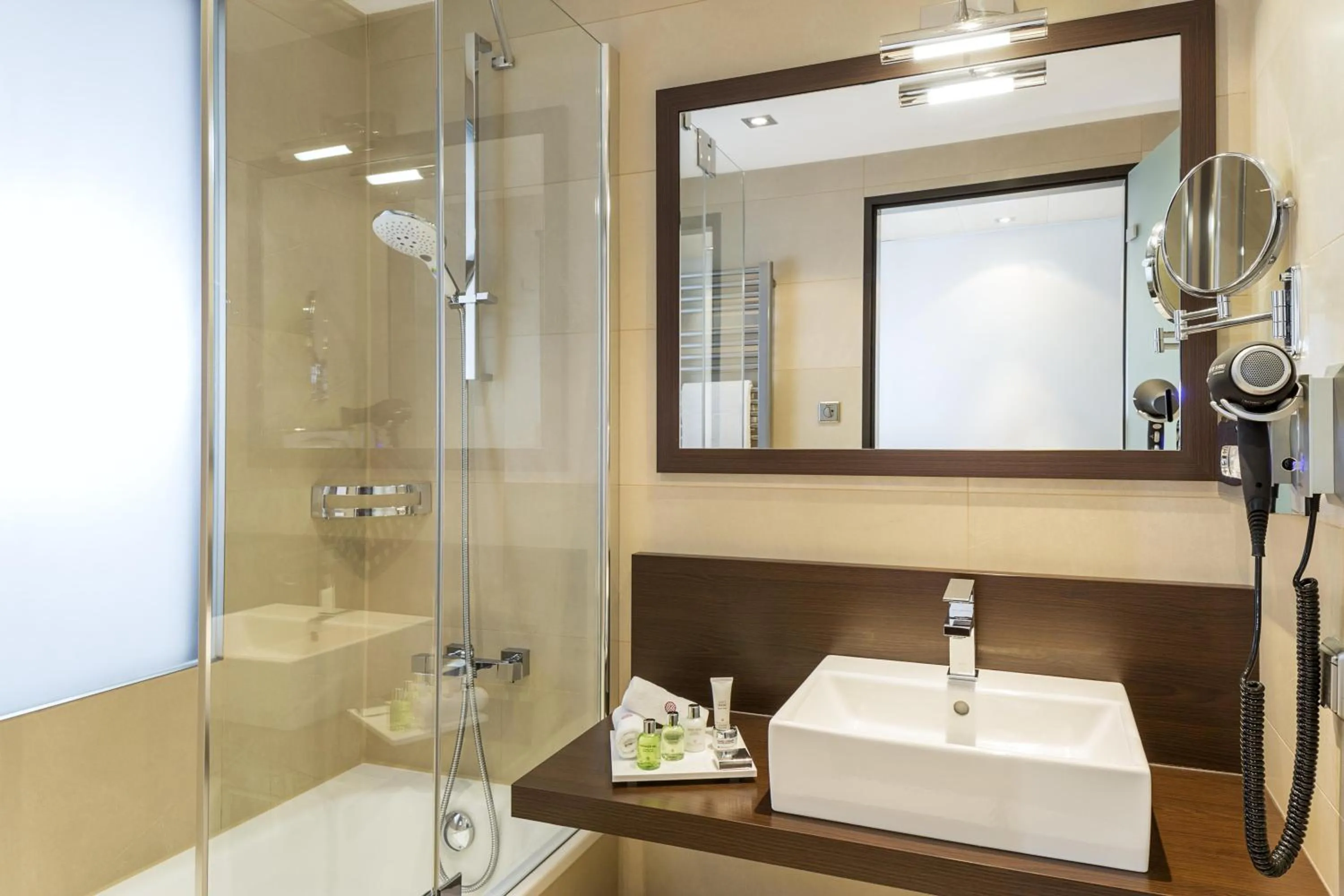 Bathroom in NH Collection Dresden Altmarkt