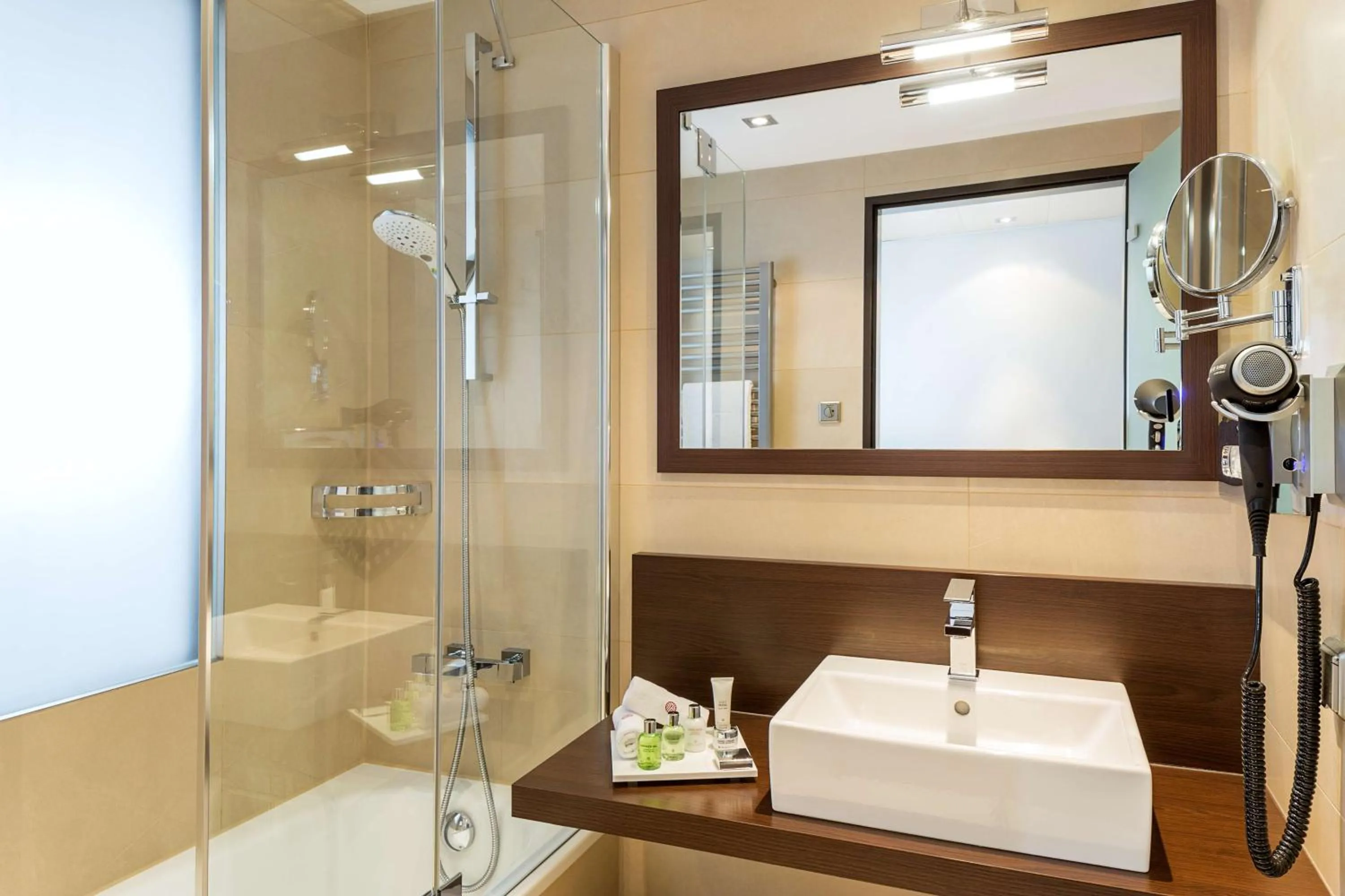 Bathroom in NH Collection Dresden Altmarkt