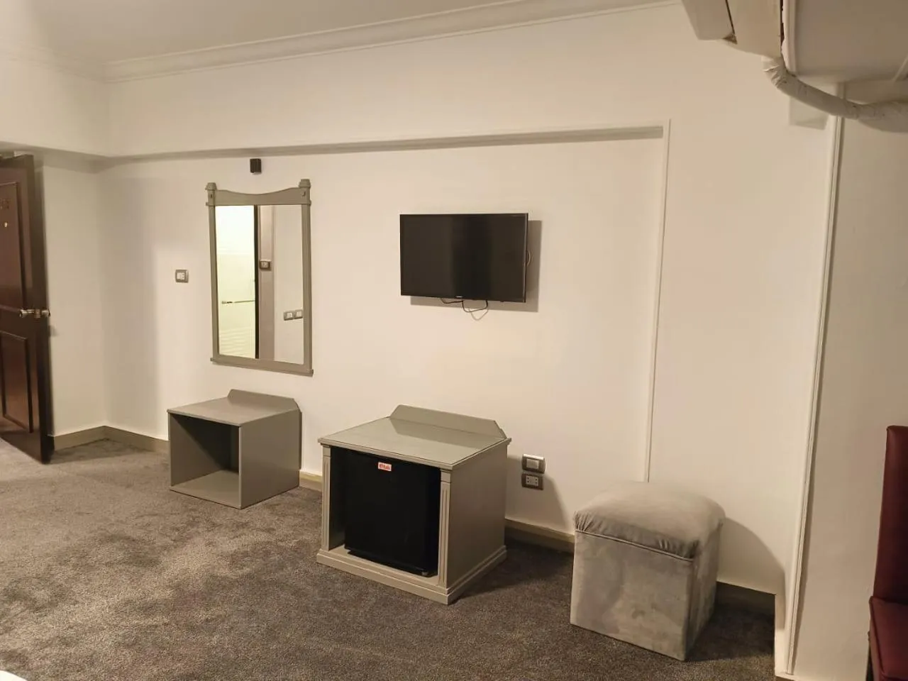 TV and multimedia in Aura Inn Hotel Cairo