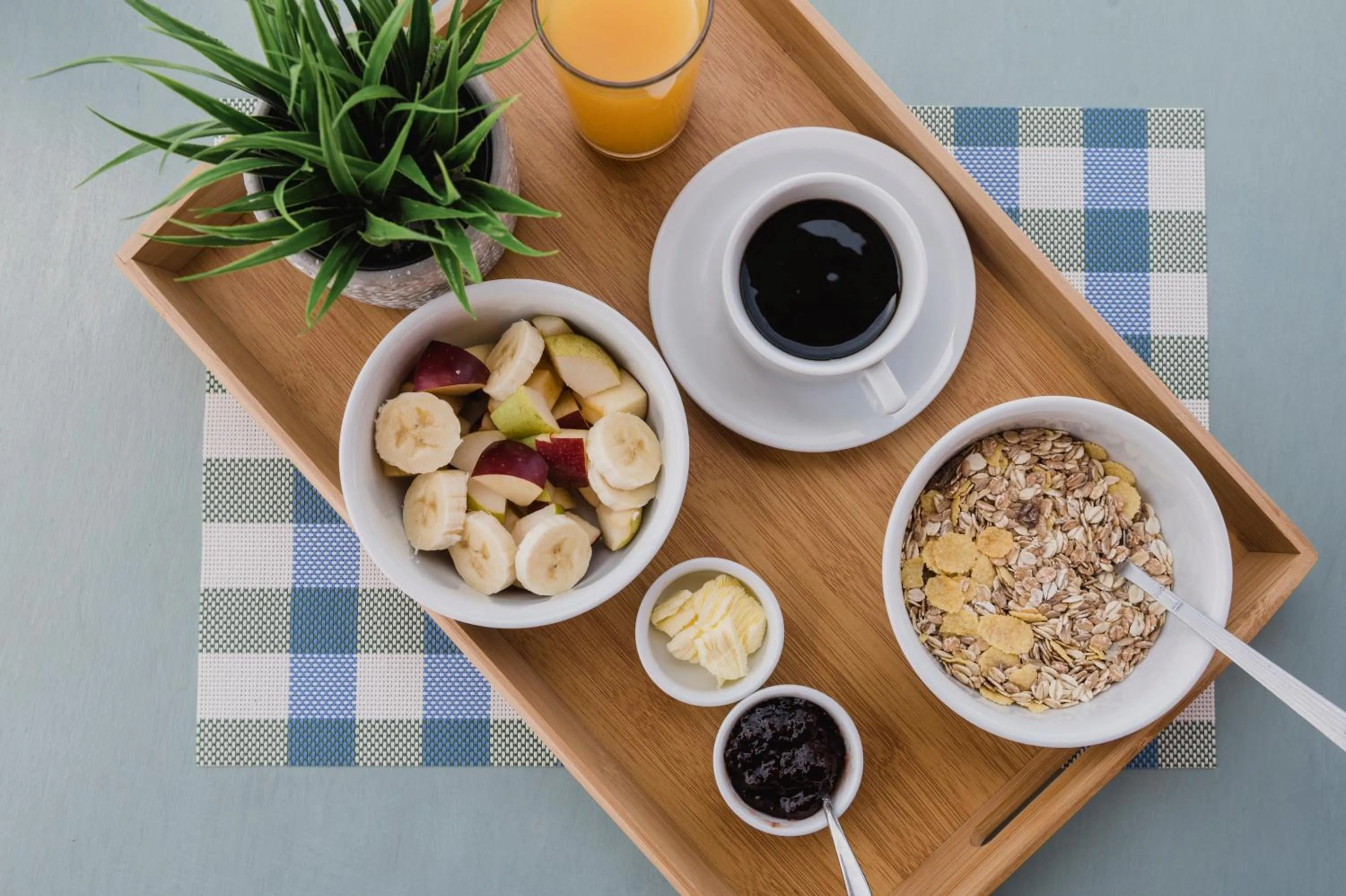 Food and drinks in Petros Studios & Suites