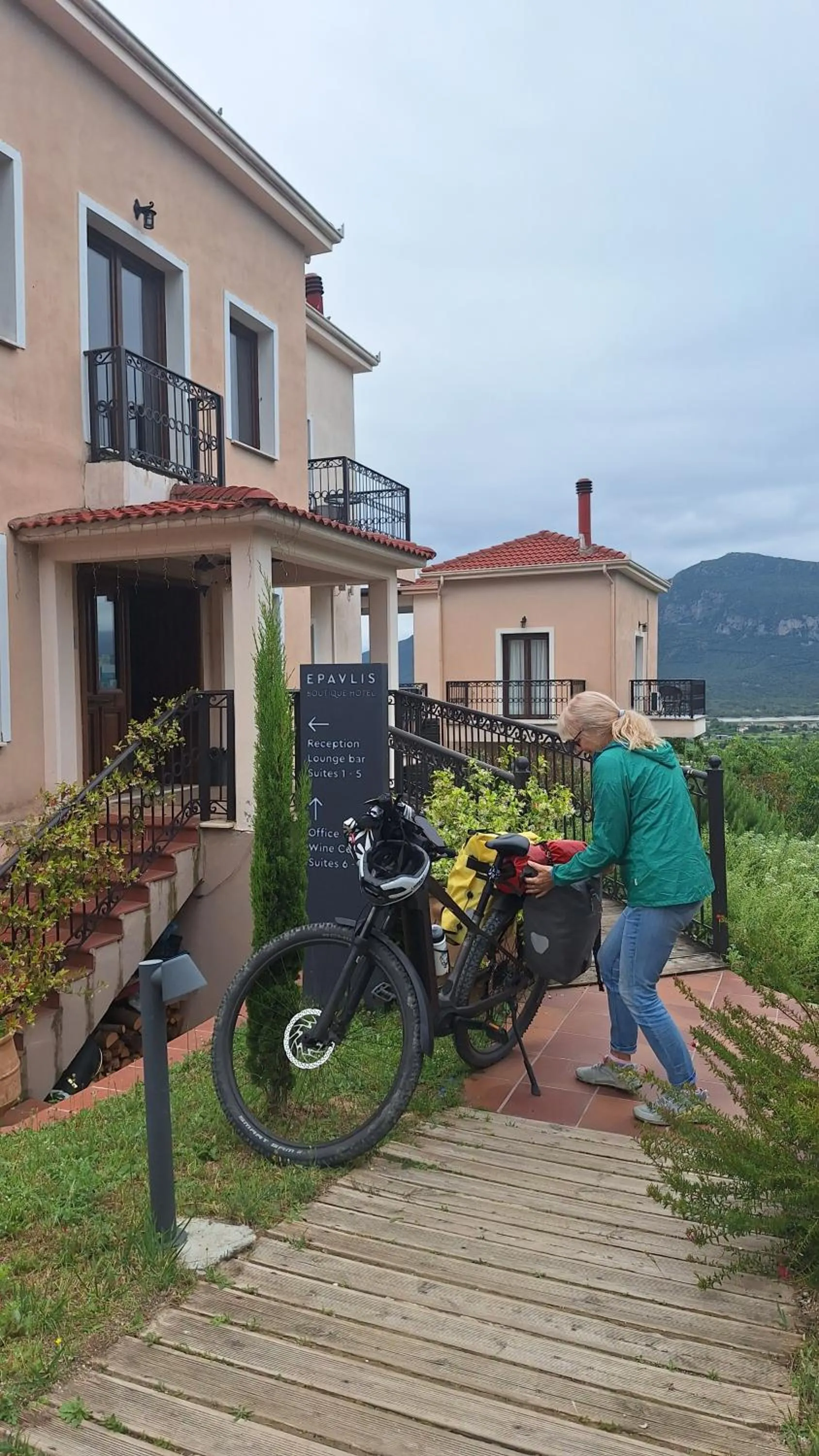 Epavlis Meteora Suites Hotel